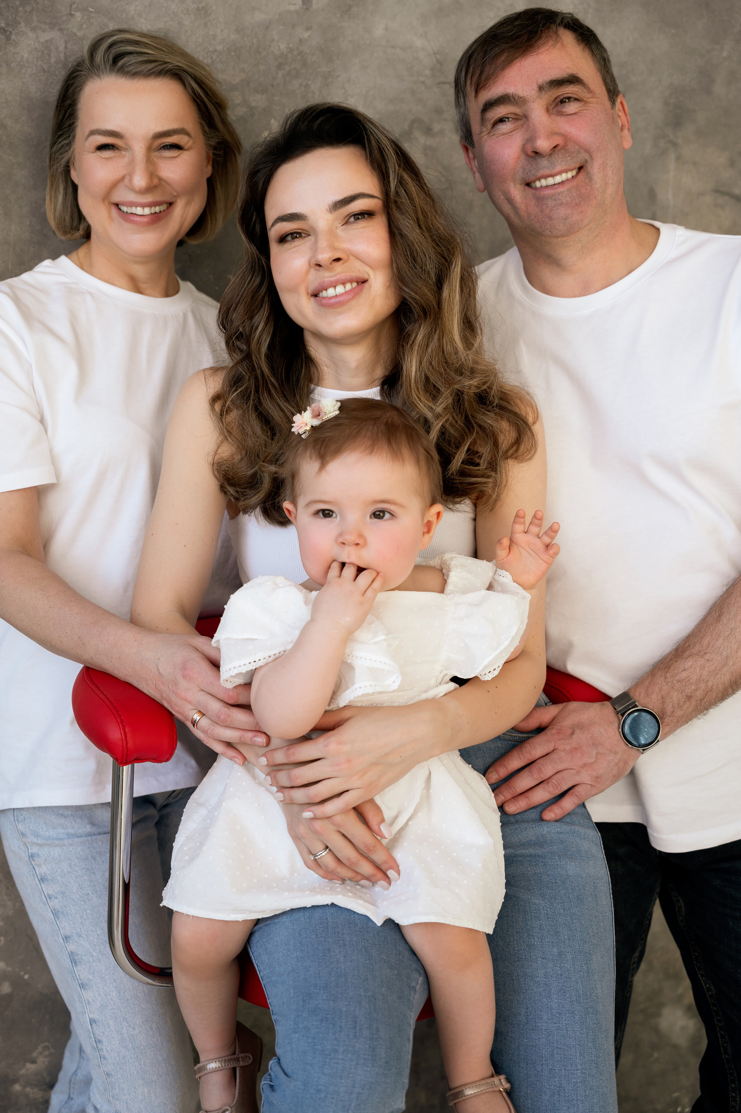 Ольга. Профессиональный фотограф беременности в СПБ. Стильные фотосессии беременности в стиле минимализм и классическая фотография