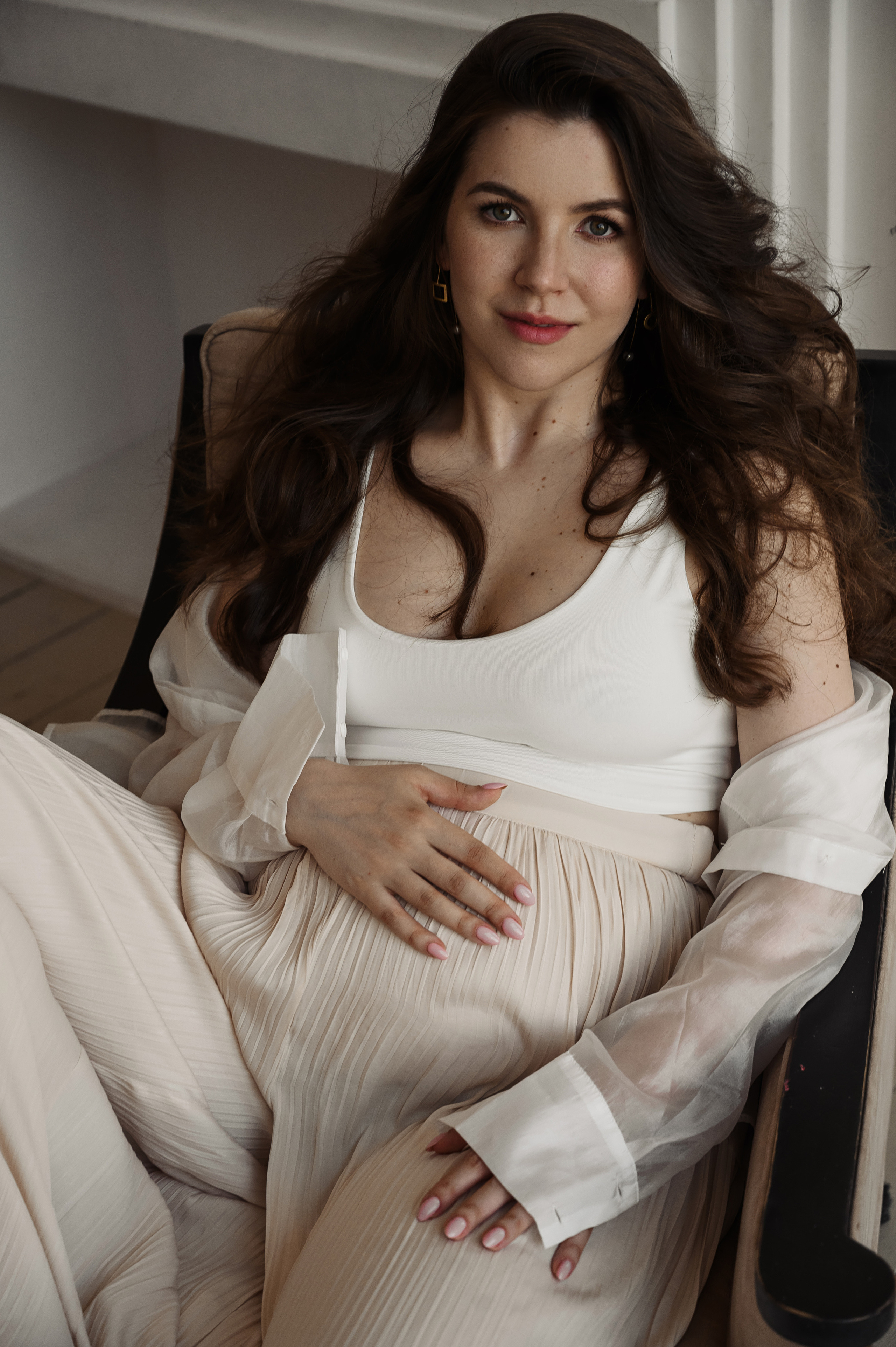 Алена. Профессиональный фотограф беременности в СПБ. Стильные фотосессии беременности в стиле минимализм и классическая фотография