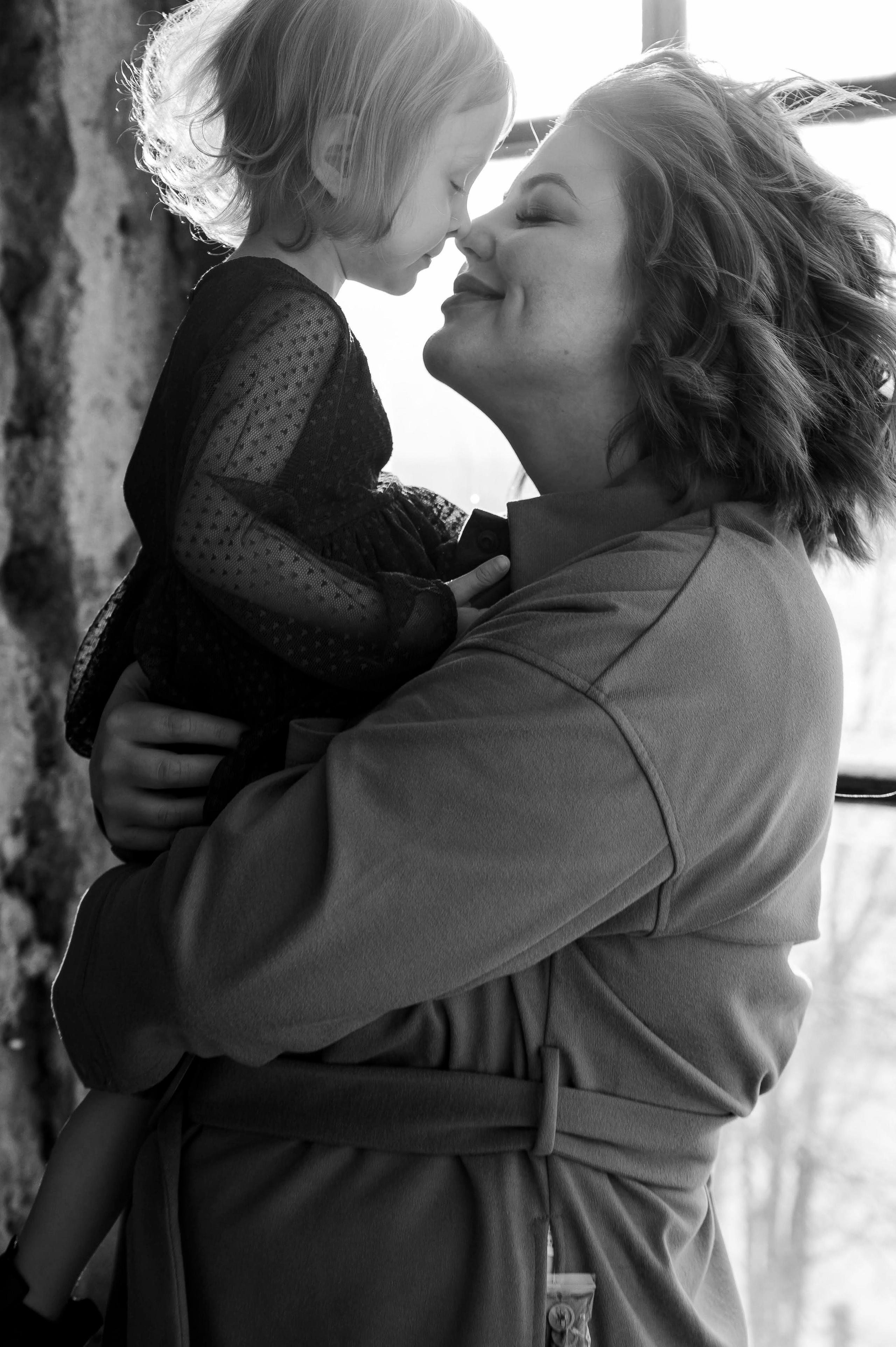 Виктория. Профессиональный фотограф беременности в СПБ. Стильные фотосессии беременности в стиле минимализм и классическая фотография