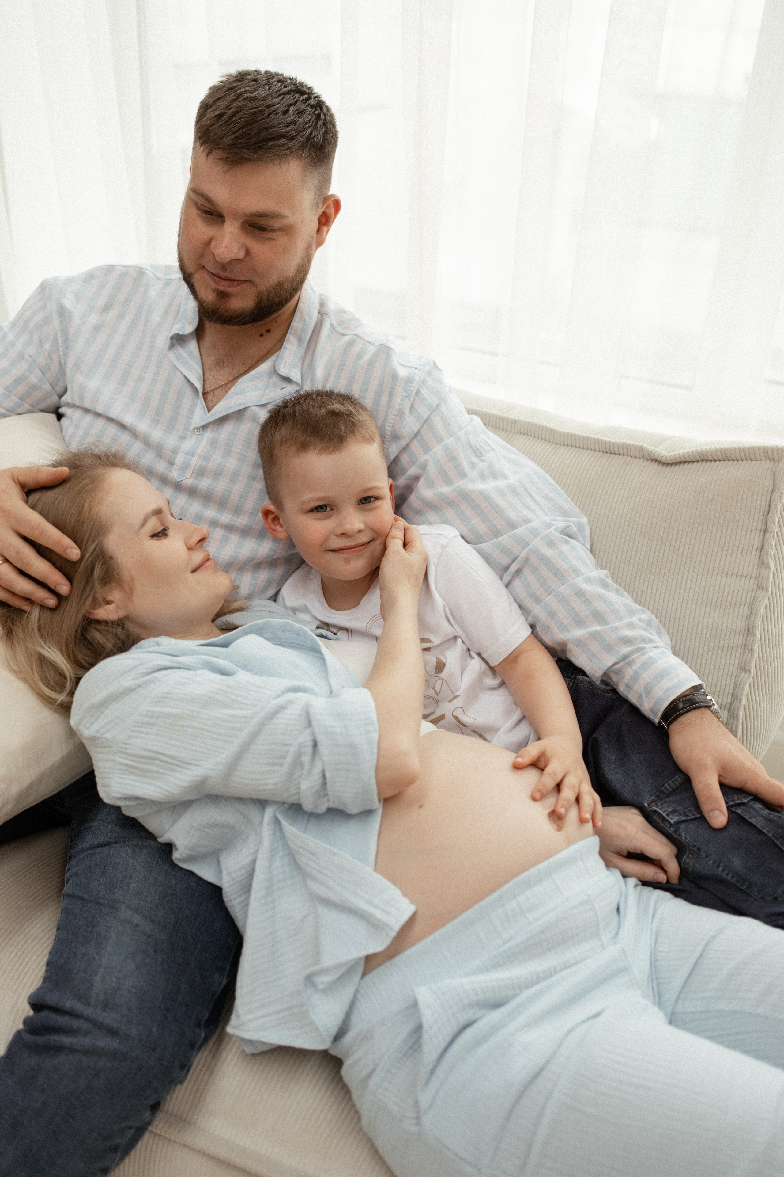 Павел, Костик и Екатерина с животиком. Семейный фотограф Челябинск