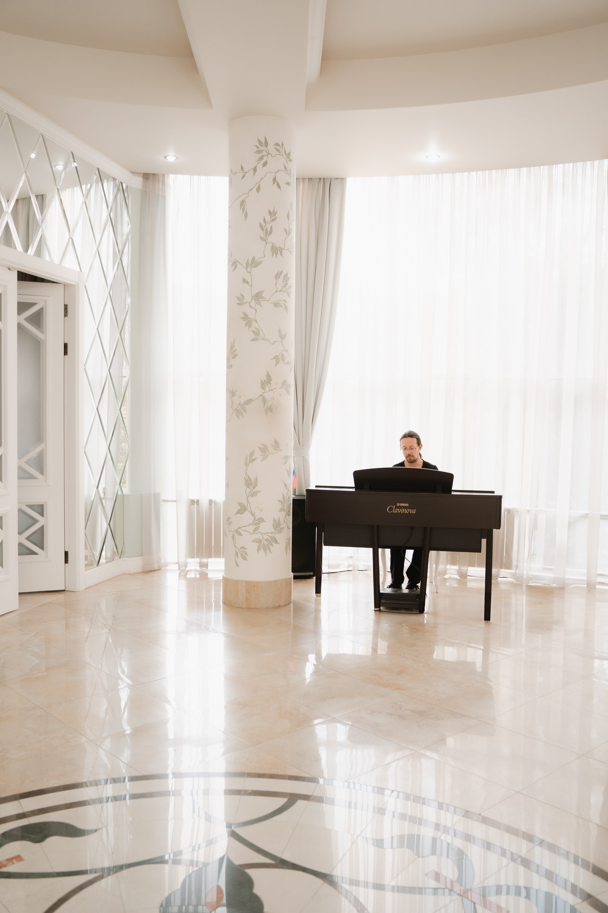 КРИСТИНА И МИХАИЛ. Женский портрет