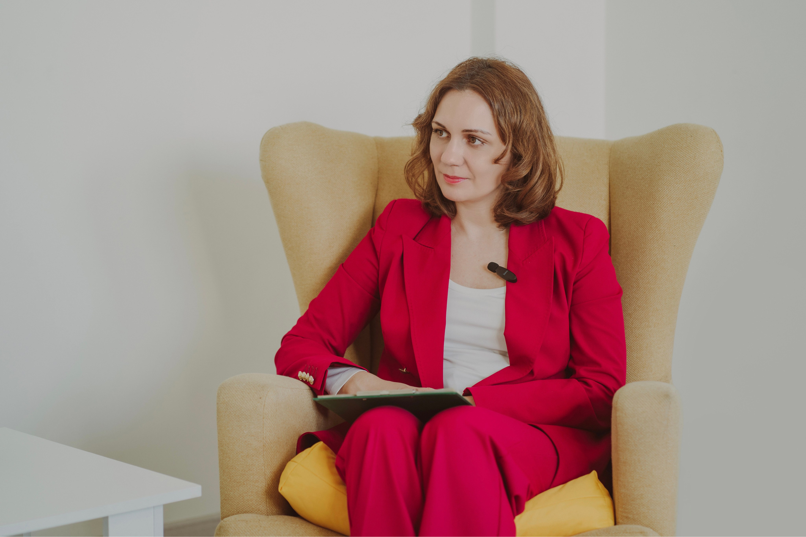 Запись подкаста с экспертом. Творческие фотосессии в Москве. Фотоальбом лидера группы ЯЛО