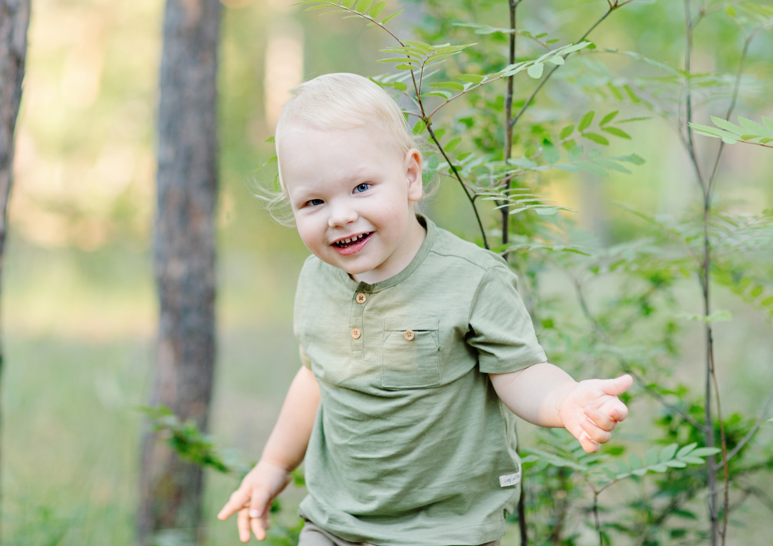 Ксения, Антон и Максим на прогулке. Психолог в Челябинске