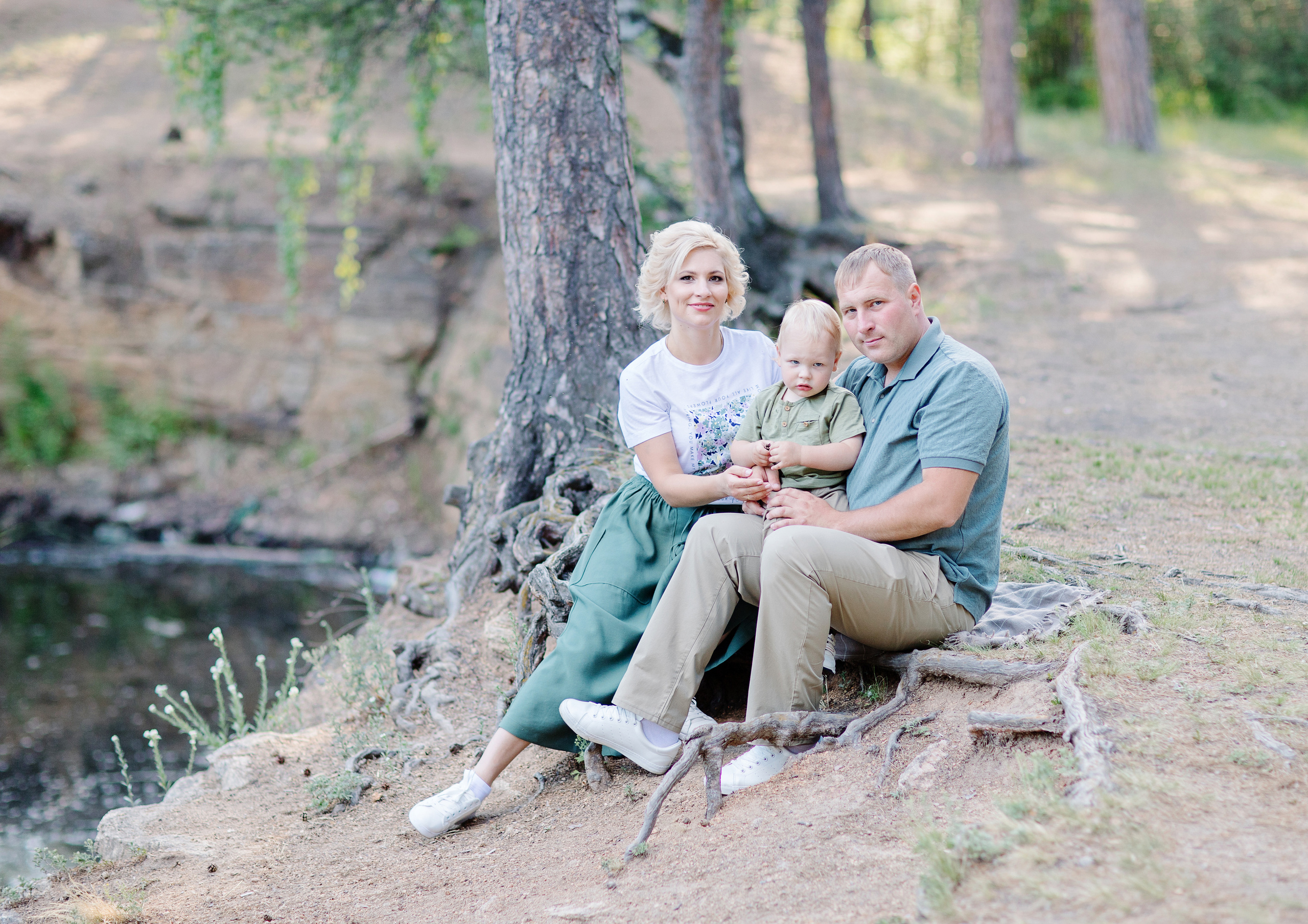 Ксения, Антон и Максим на прогулке. Психолог в Челябинске