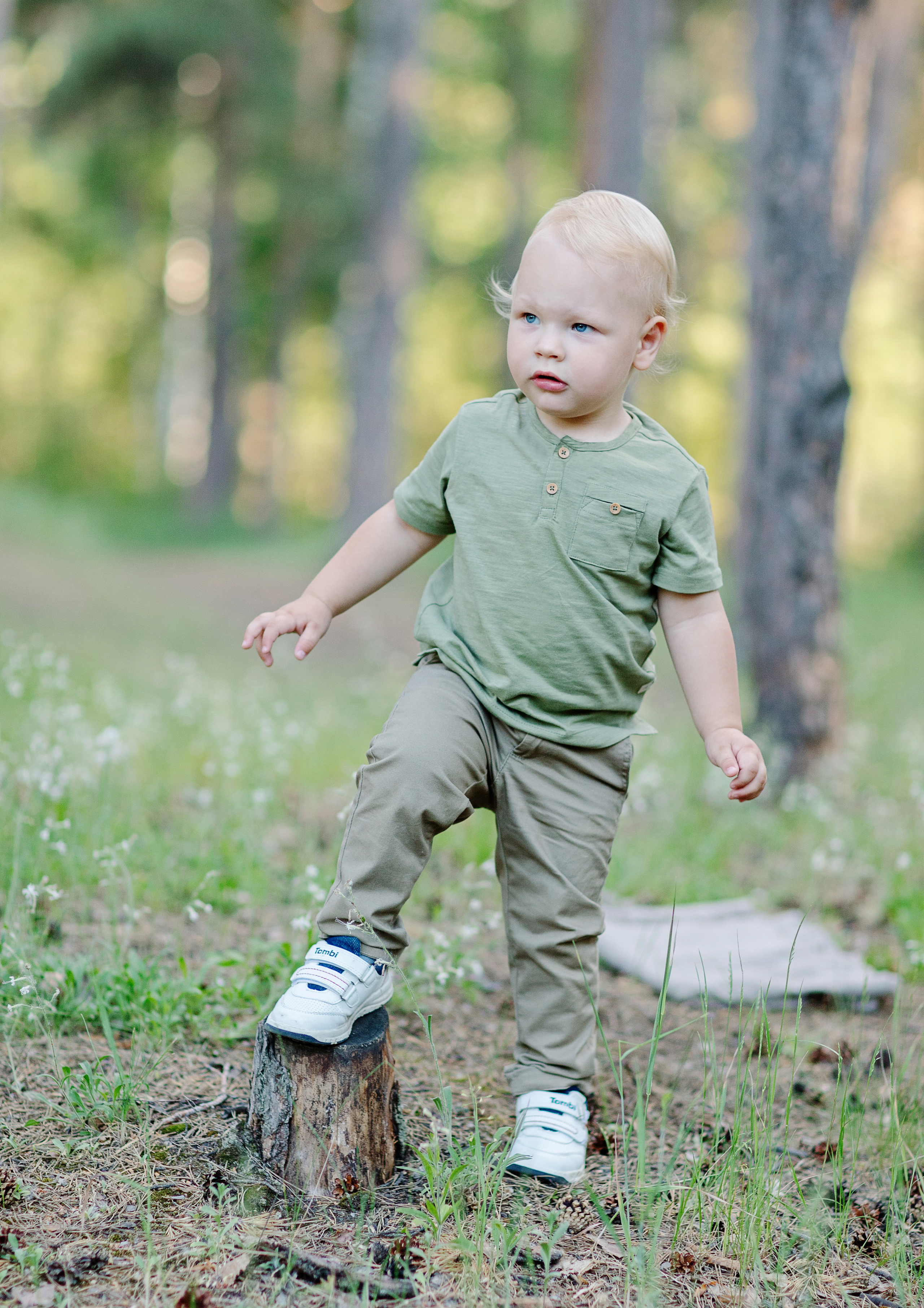 Ксения, Антон и Максим на прогулке. Психолог в Челябинске