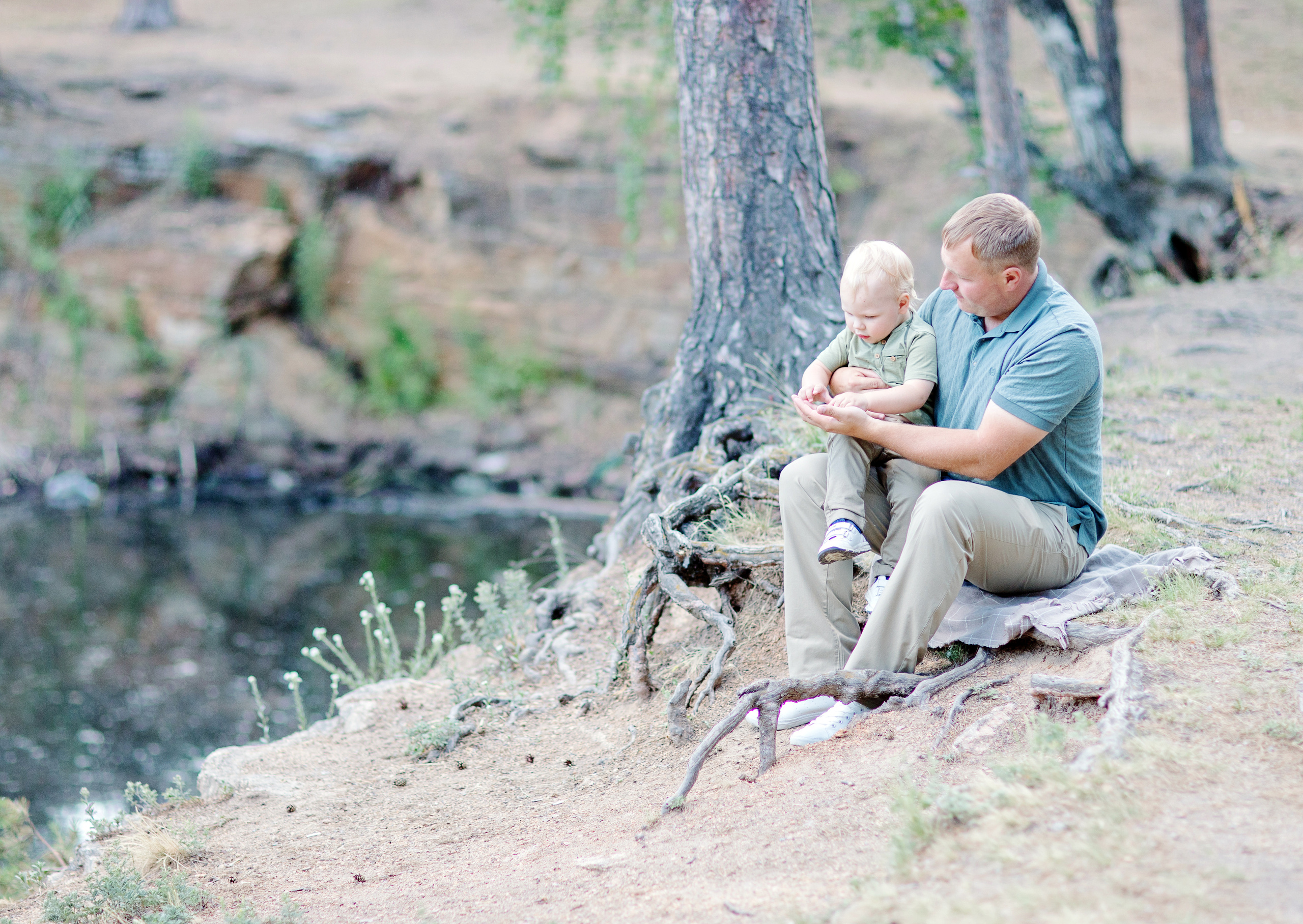Ксения, Антон и Максим на прогулке. Психолог в Челябинске