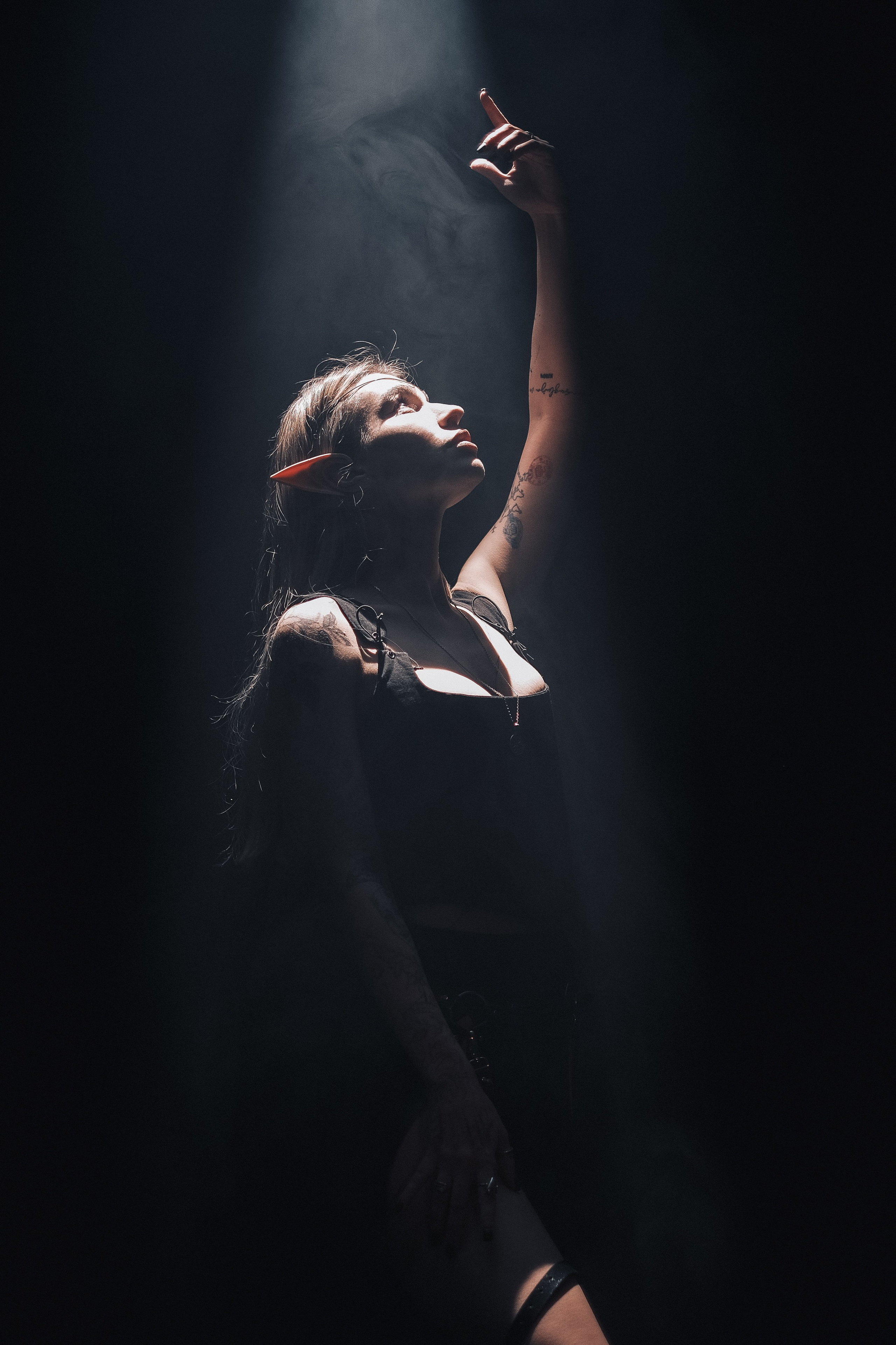 Фотосессия с мечом в стиле Castle core