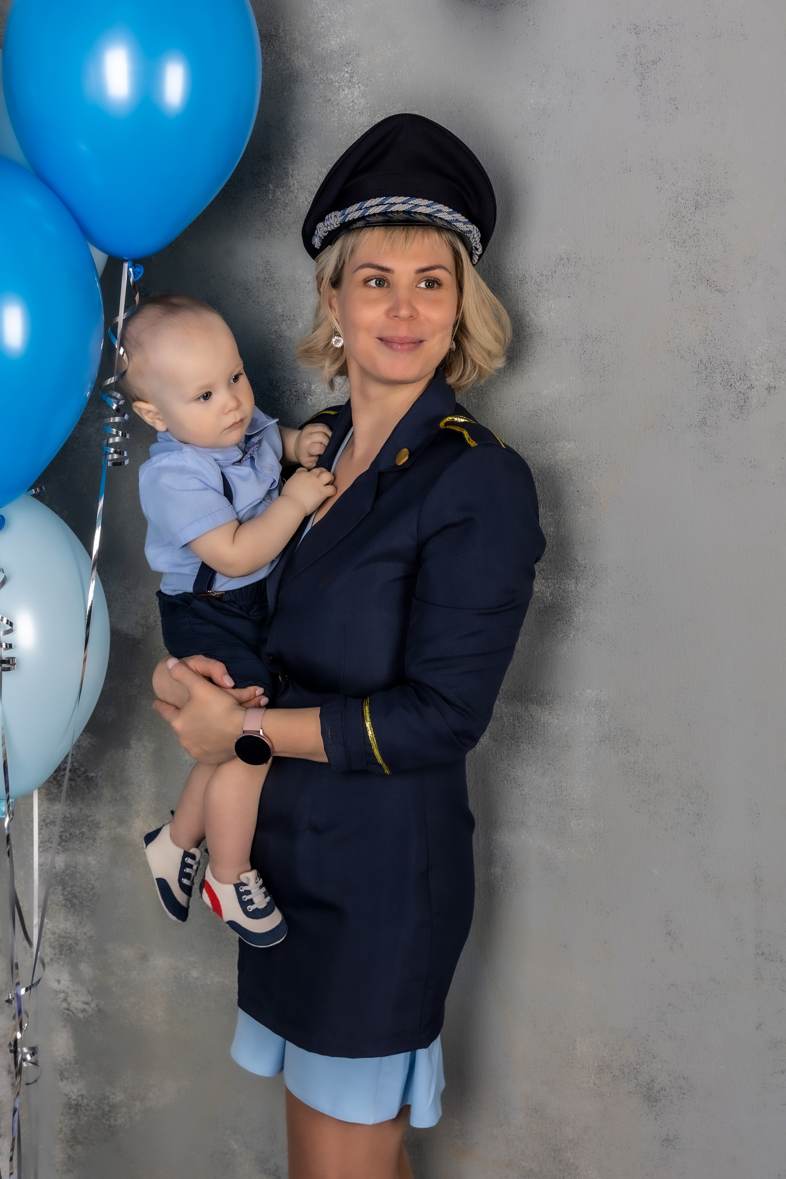 Мама, папа и малыш на воздушном шаре. Фотограф Владимир Роля