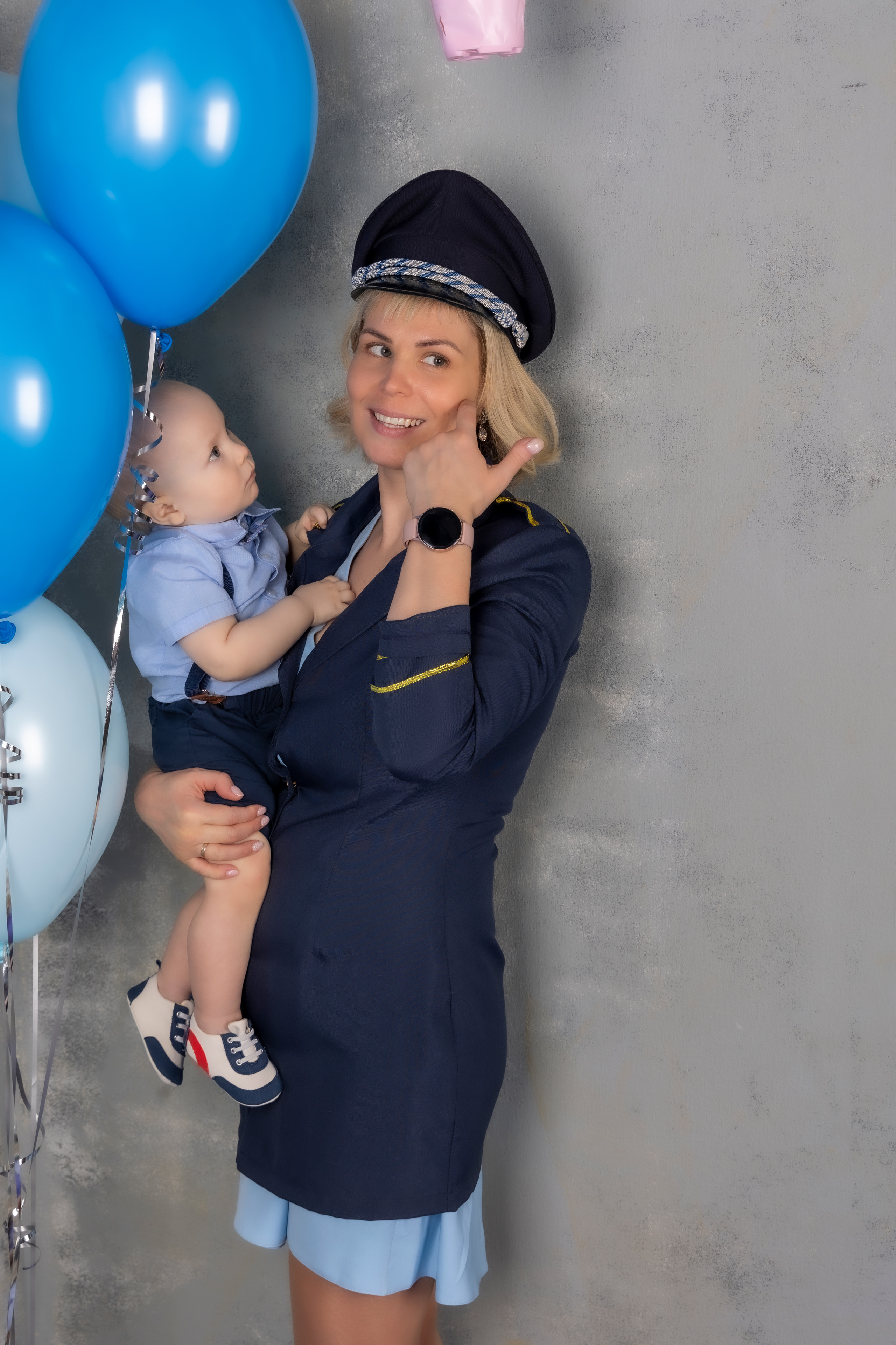 Мама, папа и малыш на воздушном шаре. Фотограф Владимир Роля