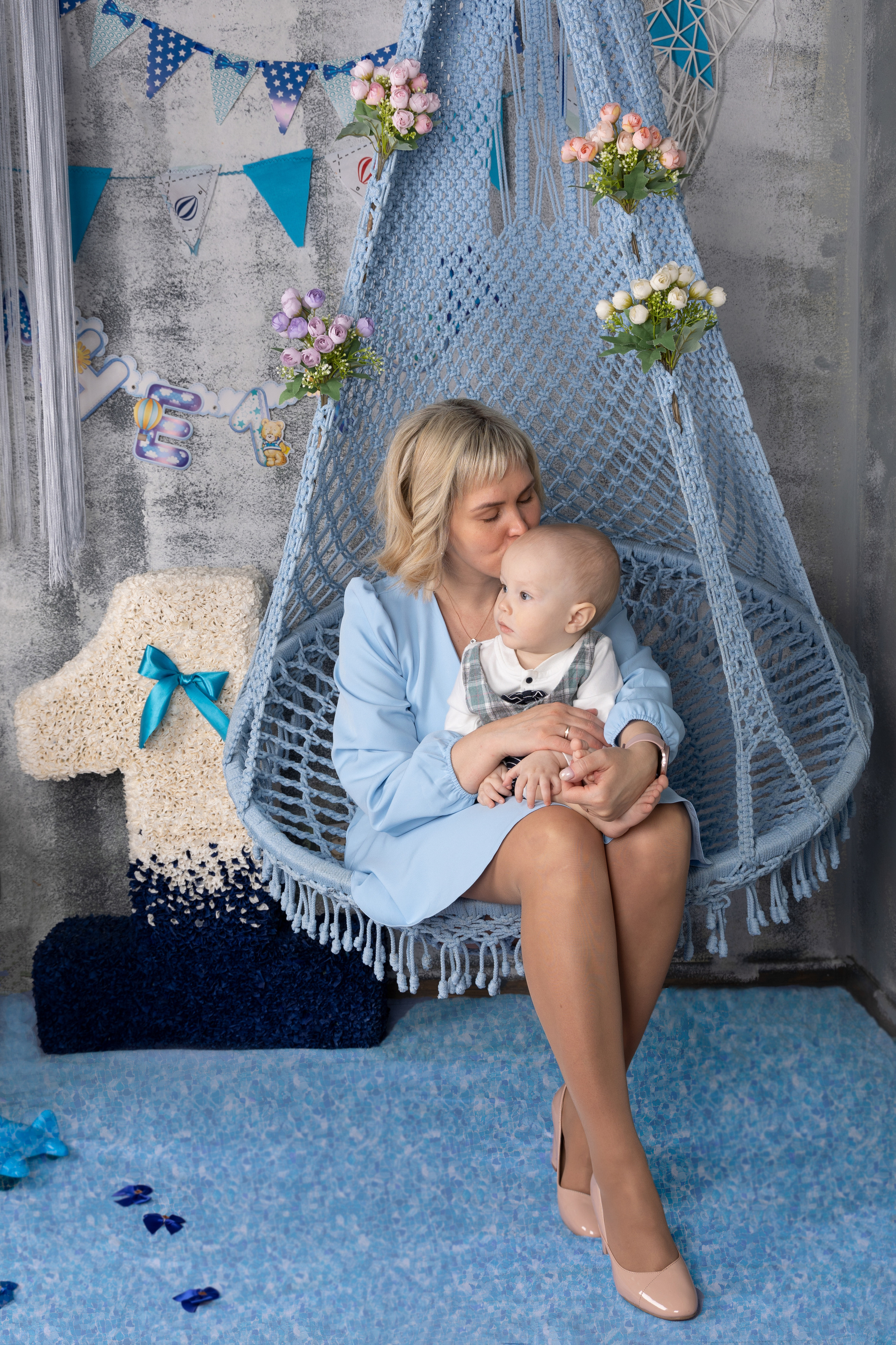 Мама, папа и малыш на воздушном шаре. Фотограф Владимир Роля