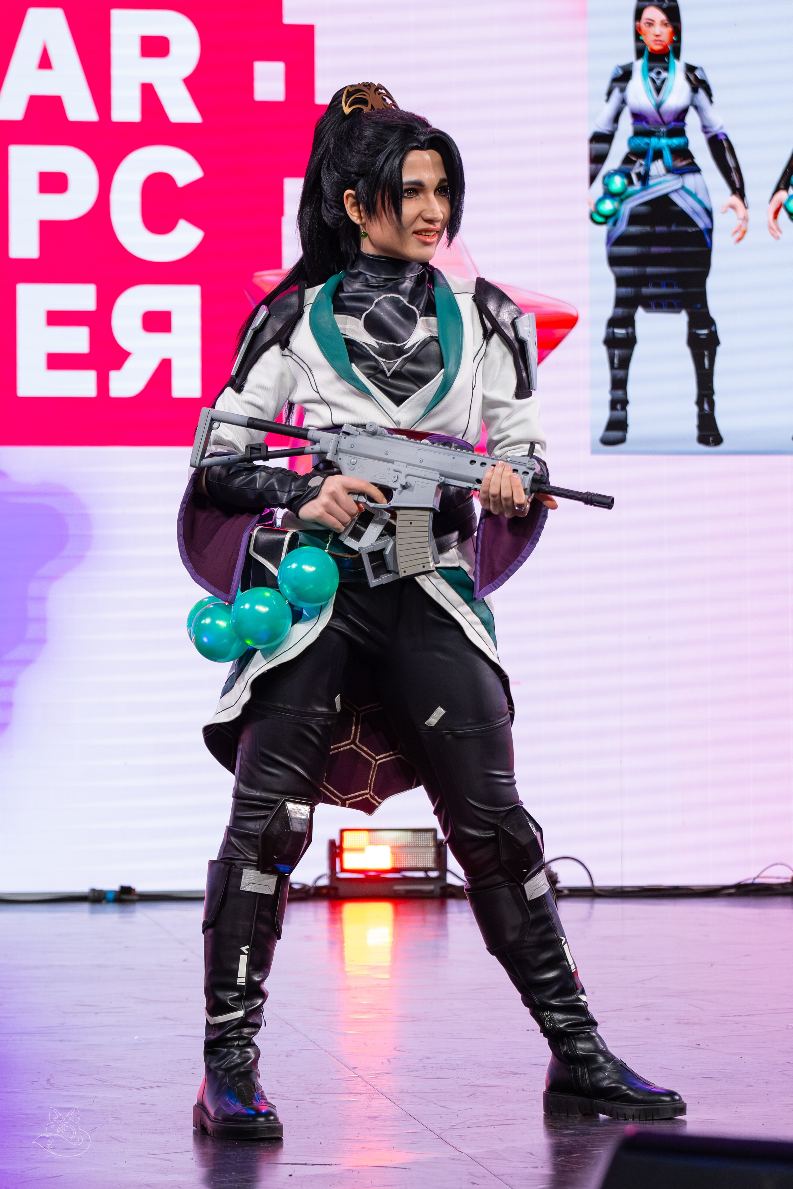 Сцена РЭД ЭКСПО 2024. Косплей фотограф