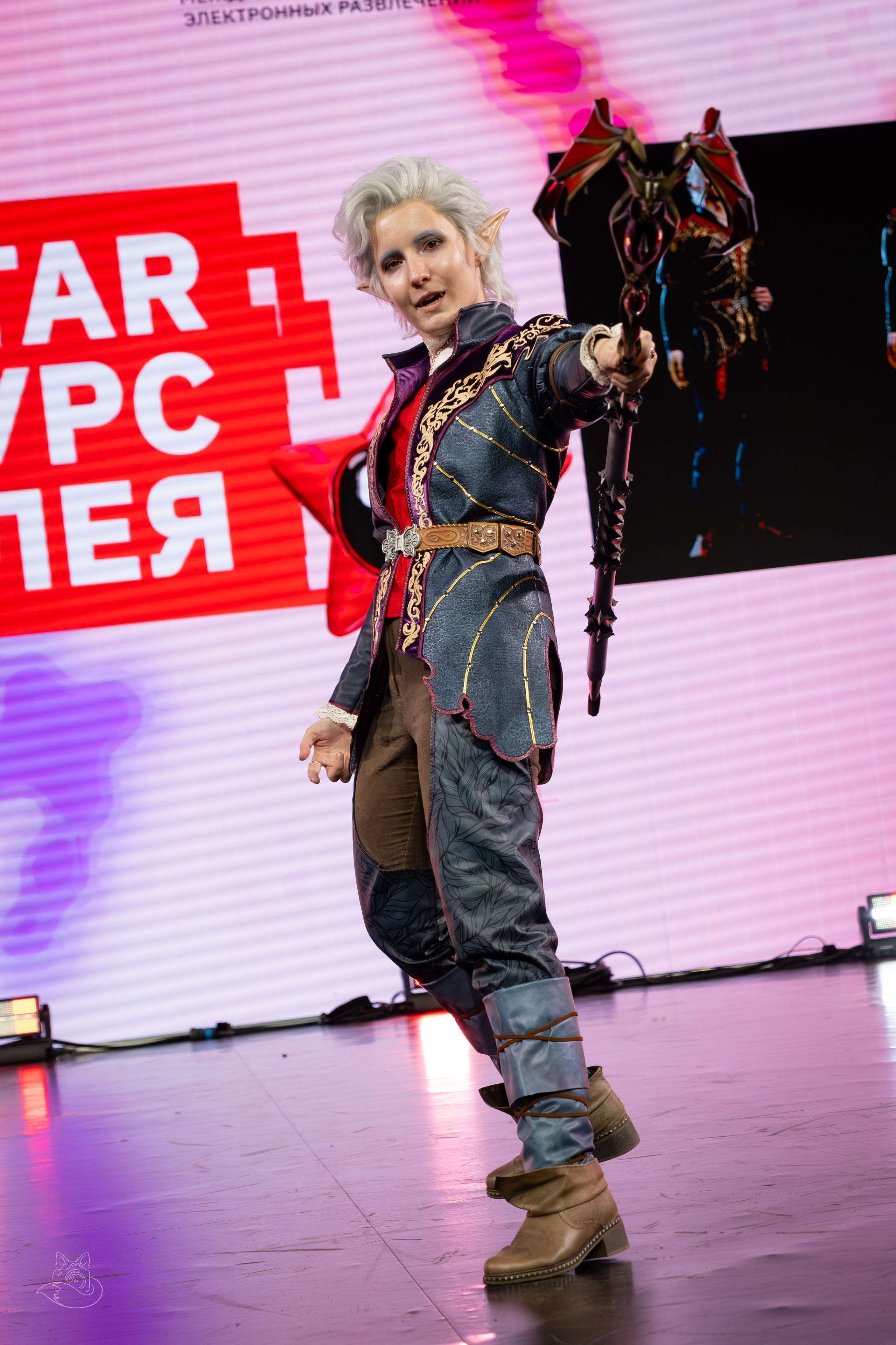 Сцена РЭД ЭКСПО 2024. Косплей фотограф
