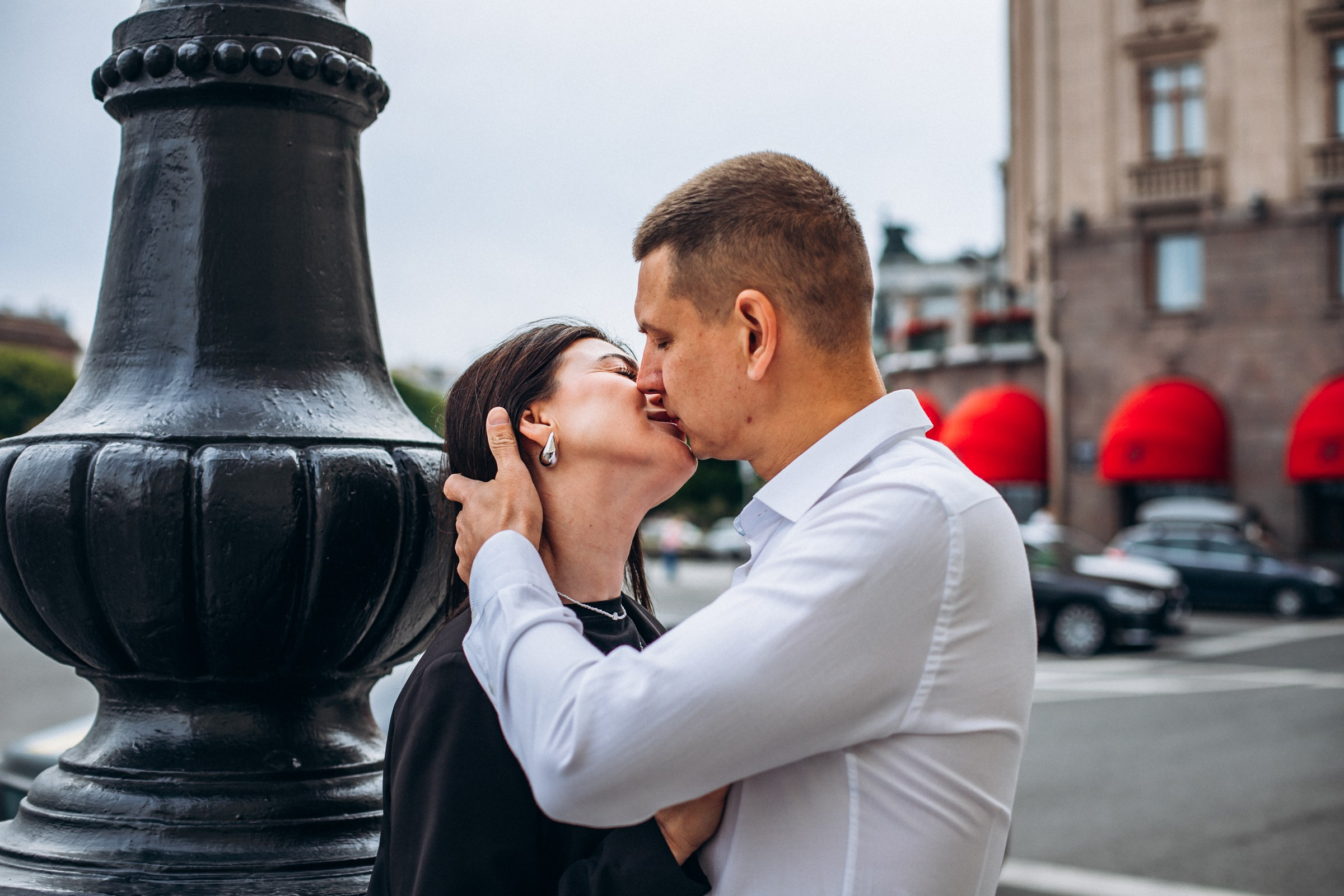 Антон и Ольга в июне. Фотопрогулка в Петербурге. Индивидуальный и семейный фотограф в Санкт-Петербурге