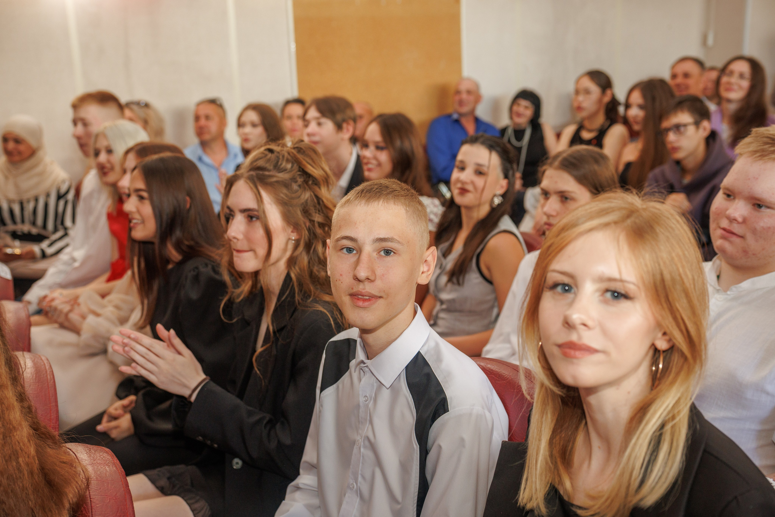 Вручение аттестатов. Свадебный и семейный фотограф в Новосибирске Ирина Дорошкова