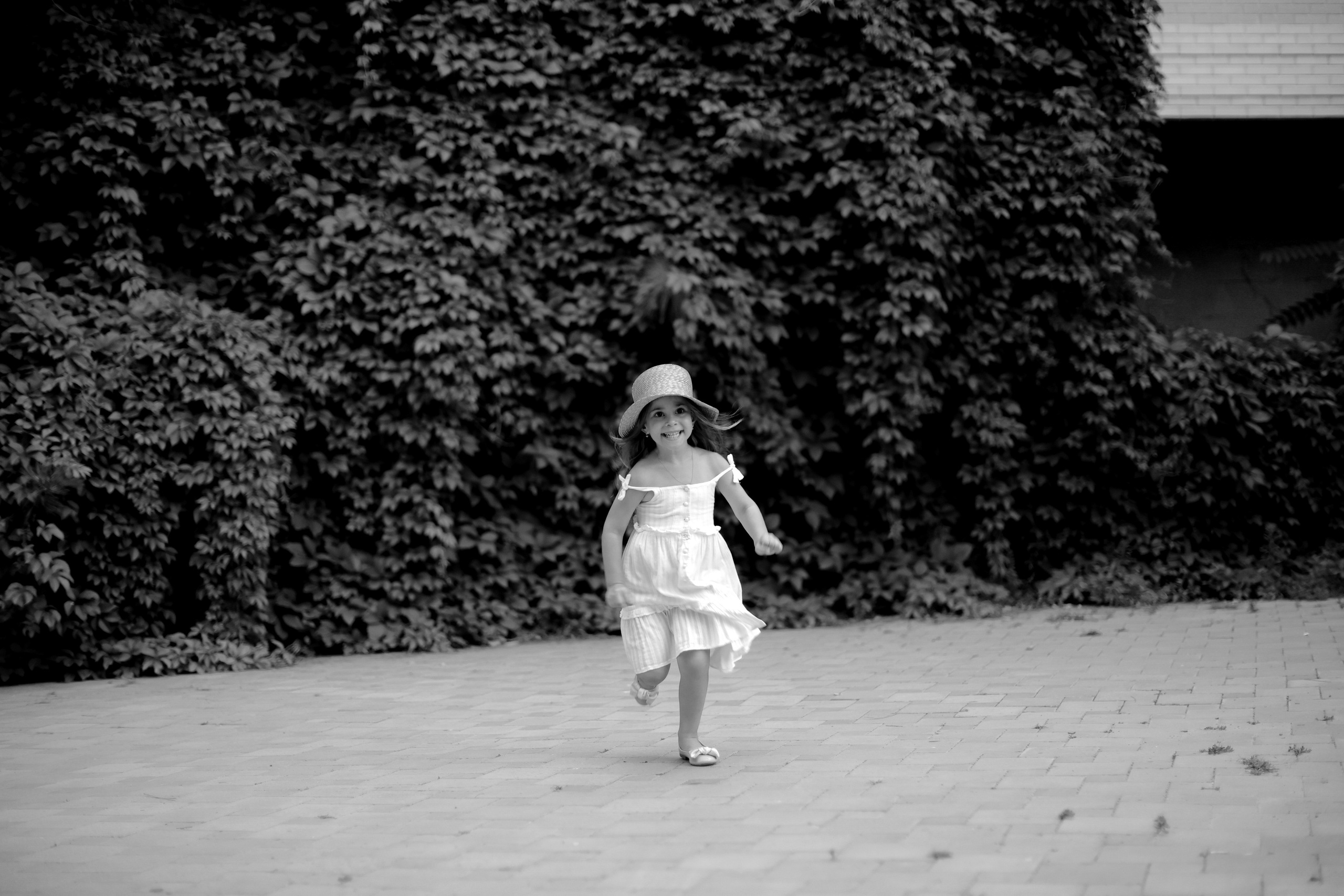 Летняя фотосессия в Ростовском парке. Аделина и Дарина. Omar Shapiev