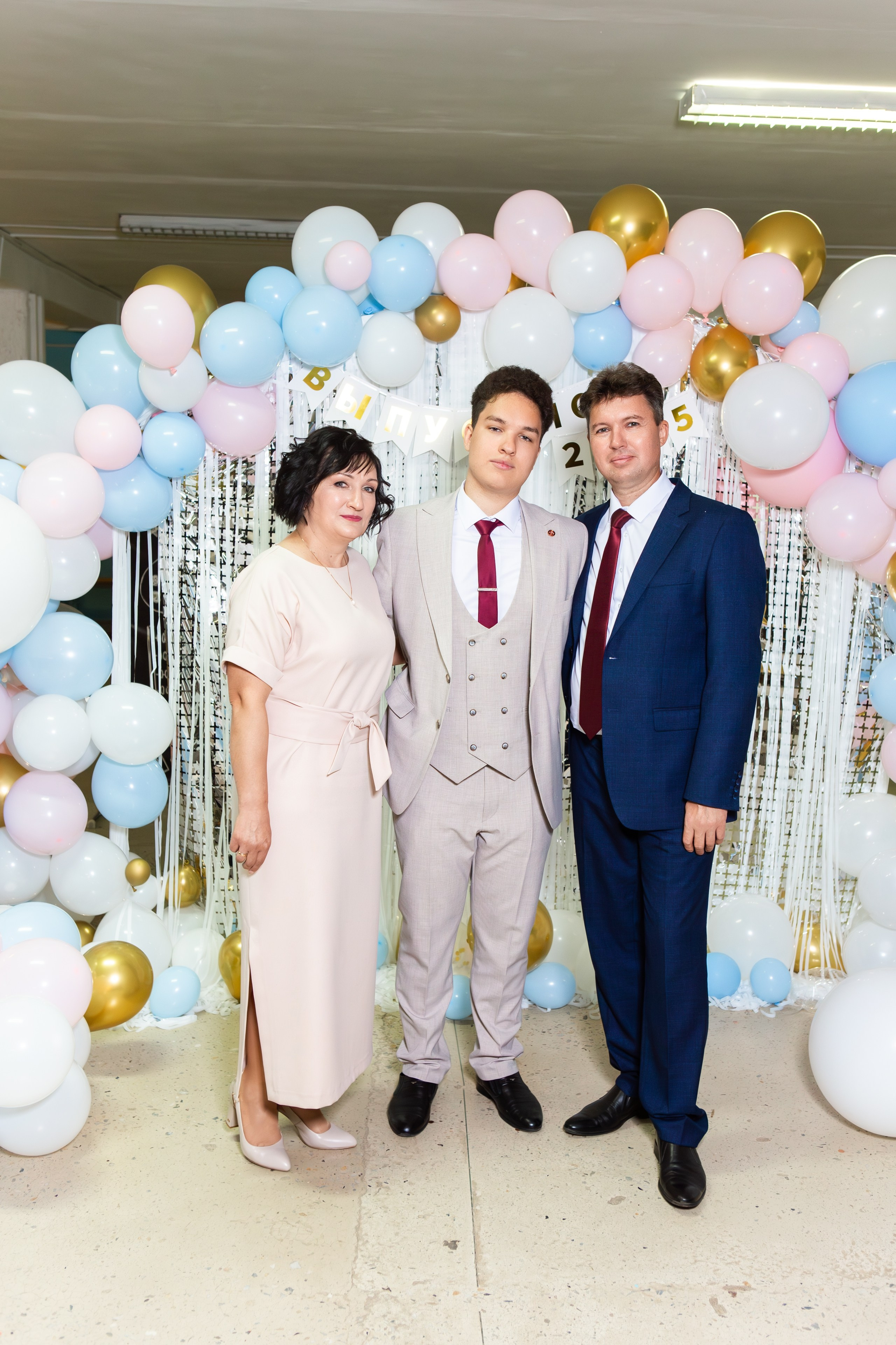 ФОТОСЕССИЯ С РОДИТЕЛЯМИ ВЫПУСКНОЙ 2025 9 ШКОЛА Г.МЦЕНСК. Профессиональный фотограф в Мценске и Орловской области