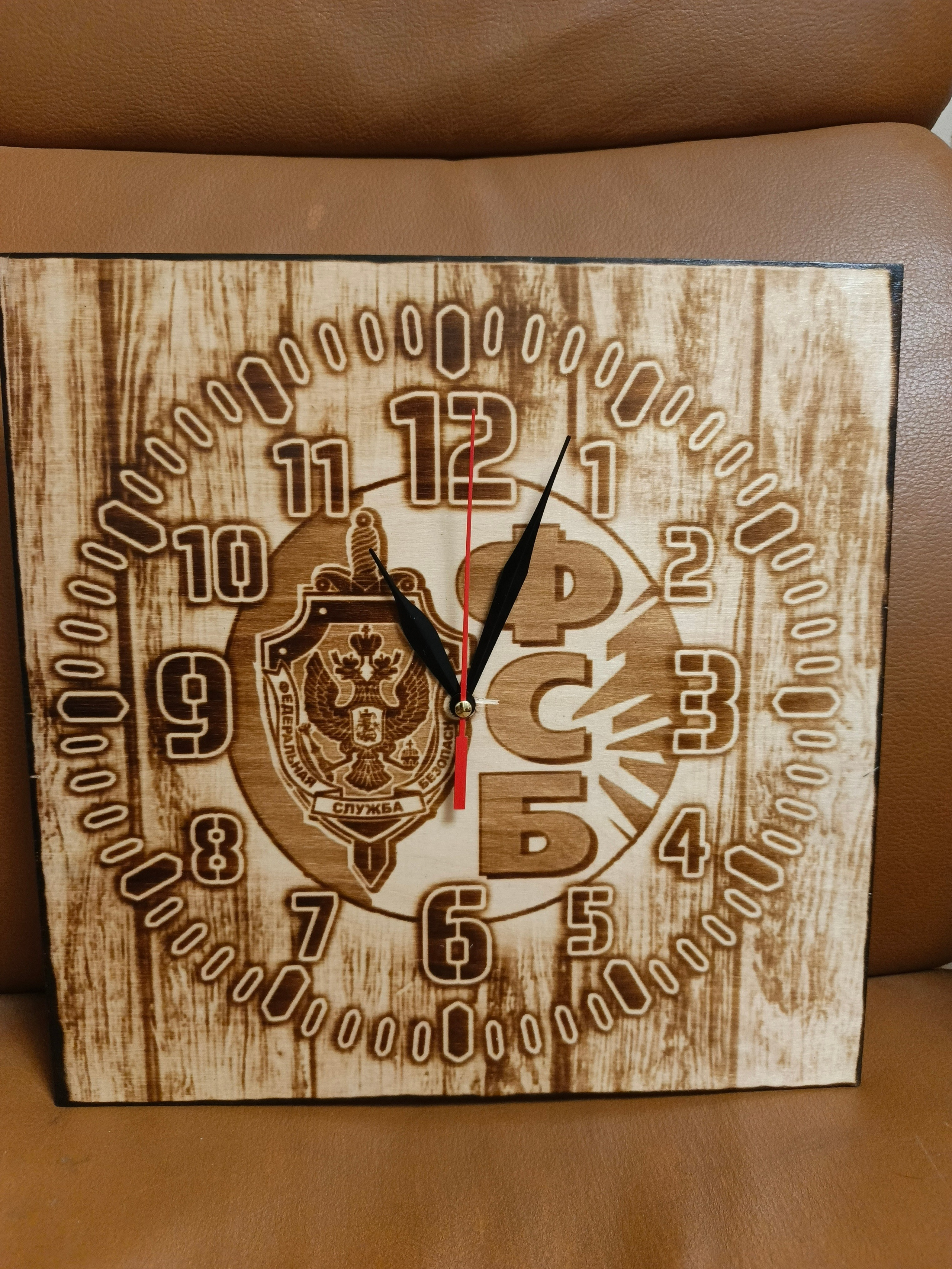 ЧАСЫ. Выжигания картин и портретов по фото