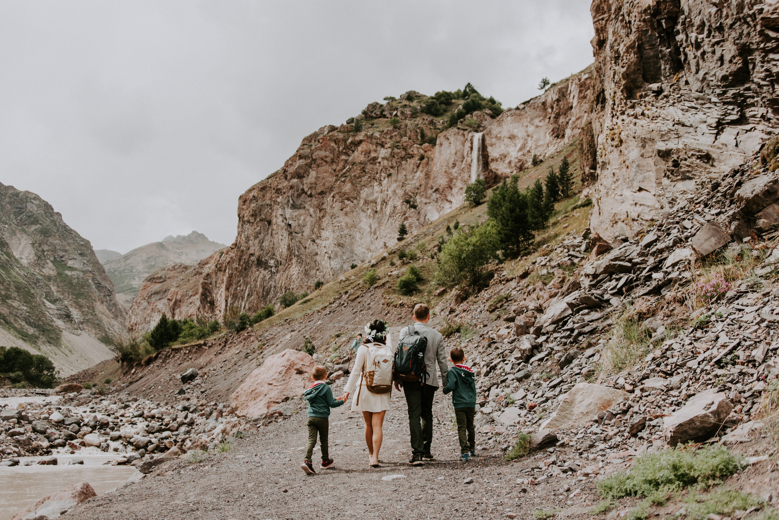 ЮНЫЕ ПУТЕШЕСТВЕННИКИ. Фотограф Настя Конник | Пятигорск | Эльбрус | Домбай | Архыз