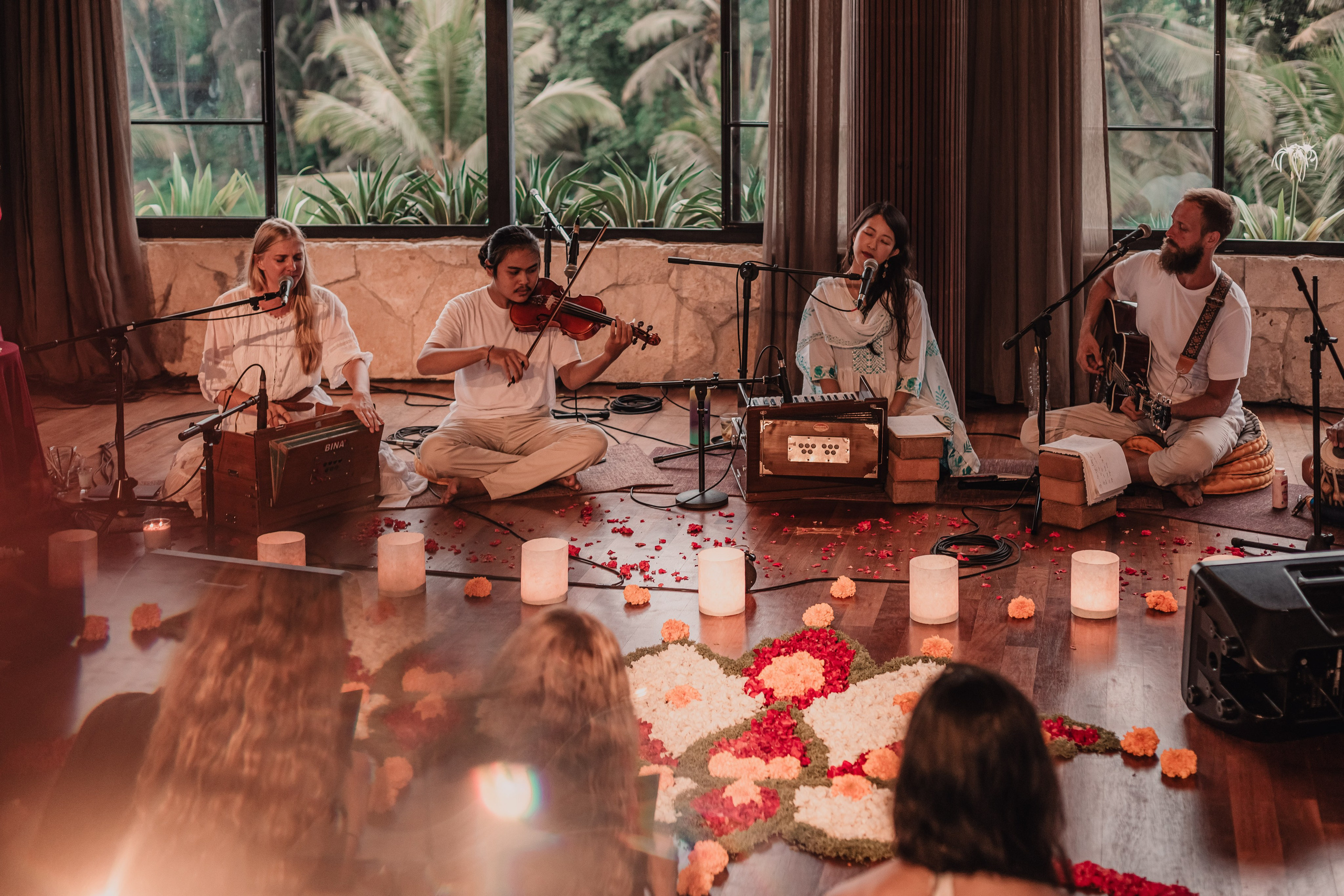 Kirtan at Soulshine nov. Мариам Багдасарян