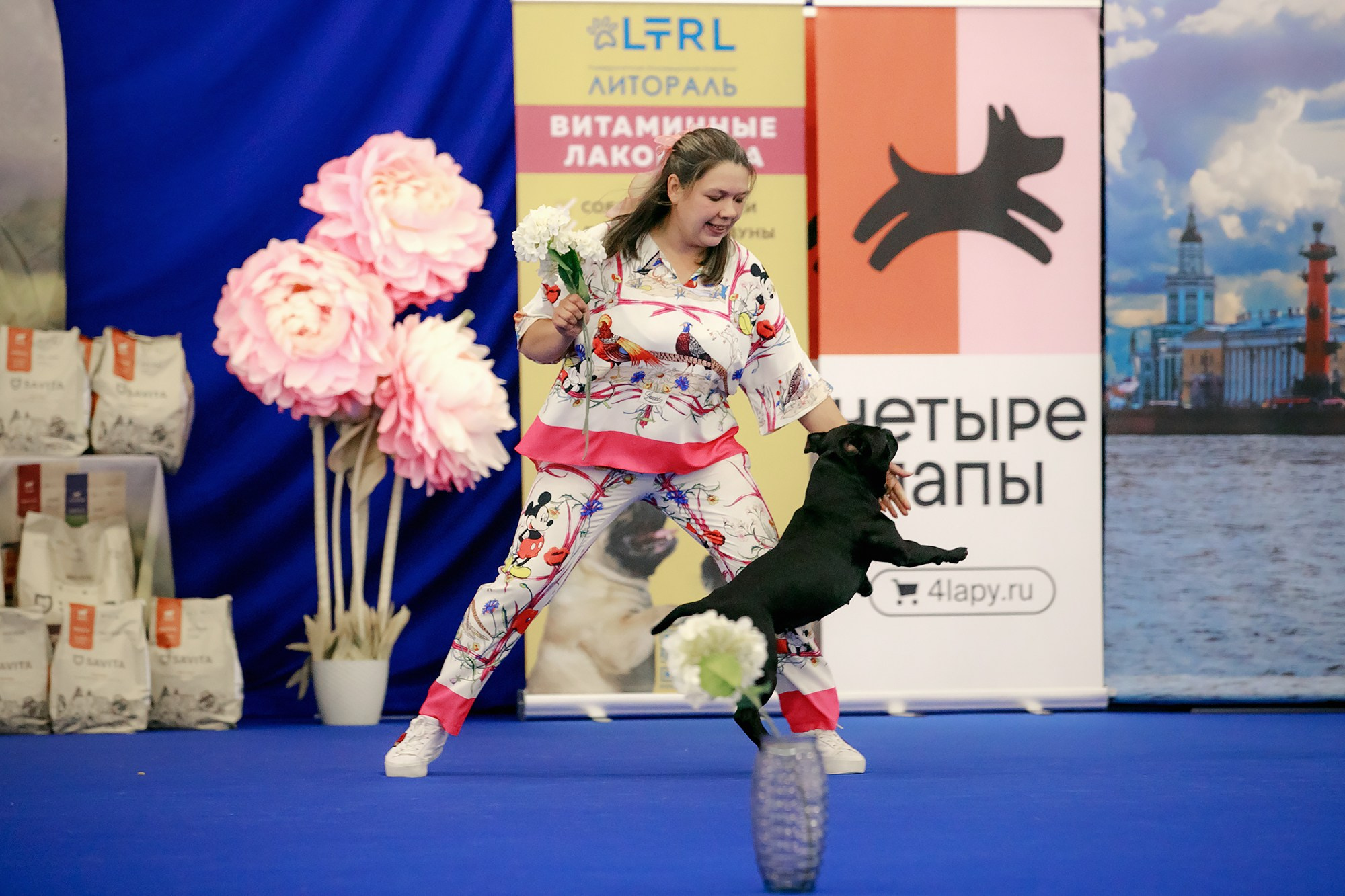 Танцы на выставке «Зоошоу», СПб. Фотограф-анималист Mary Mart — Москва, Питер