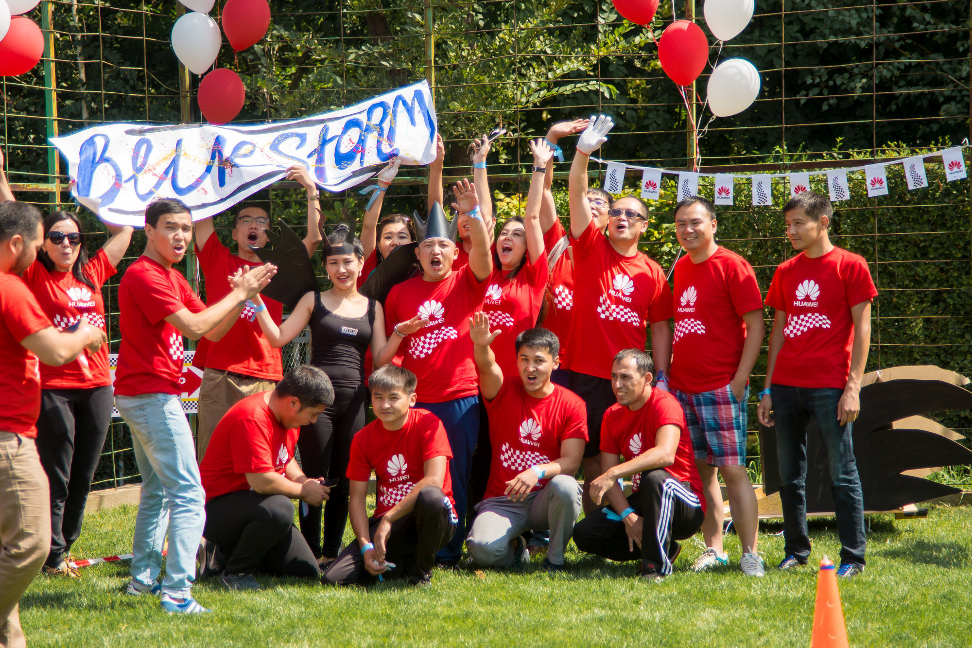 Тимбилдинг HUAWEI. Профессиональная съемка в Алматы