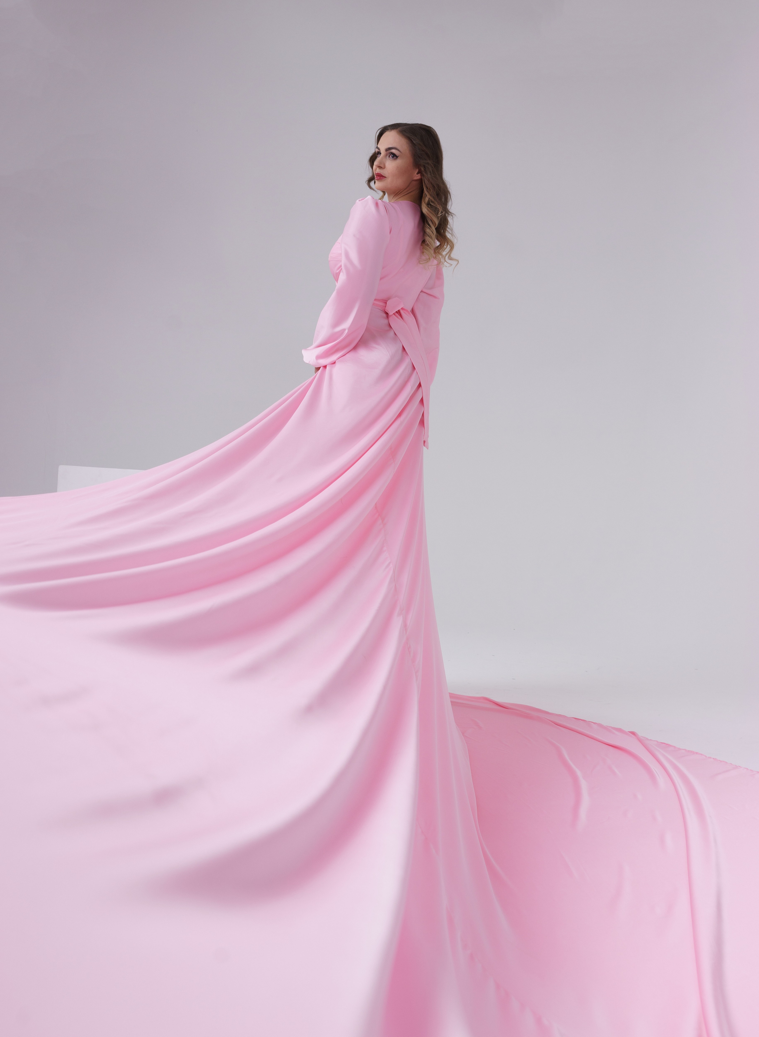 Фотосьемка платьев. Профессиональная съемка в Алматы