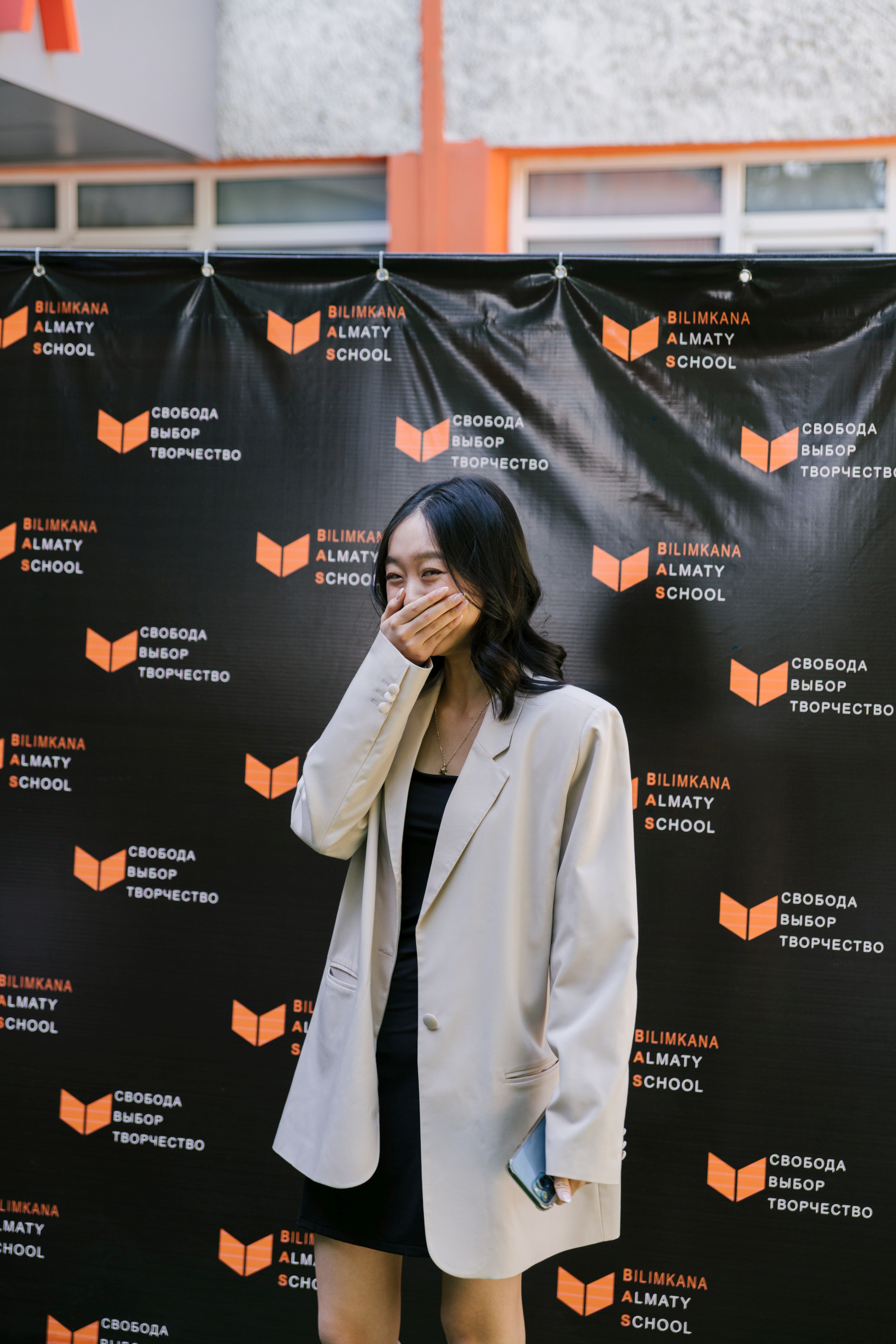 Школьный выпускной. Профессиональная съемка в Алматы