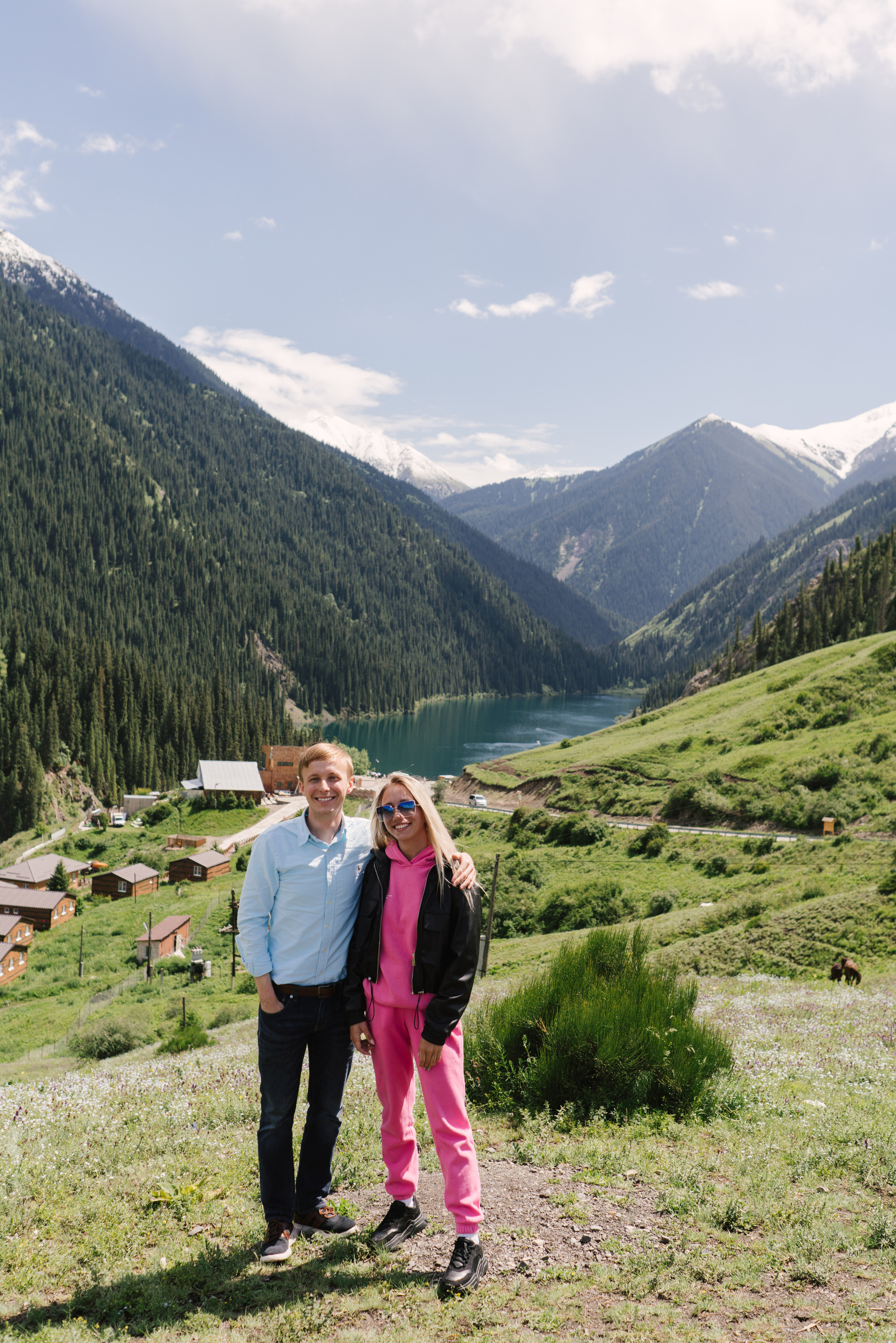 Предложение руки на Кольсае. Профессиональная съемка в Алматы