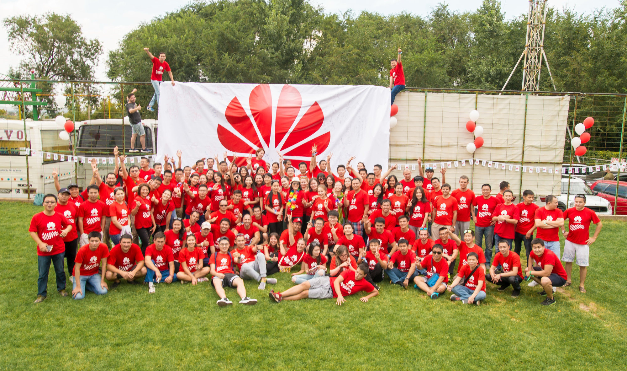 Тимбилдинг HUAWEI. Профессиональная съемка в Алматы