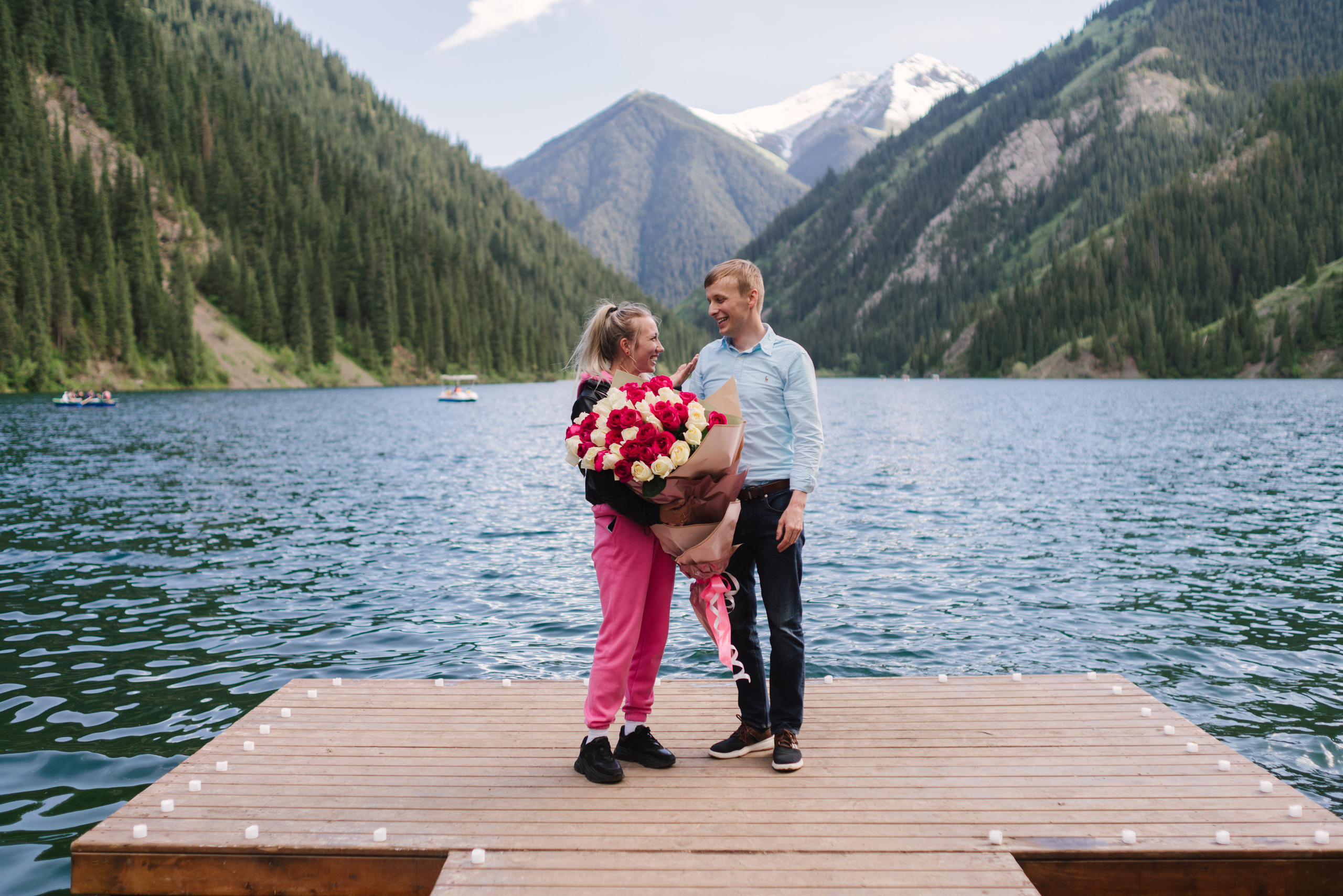 Предложение руки на Кольсае. Профессиональная съемка в Алматы
