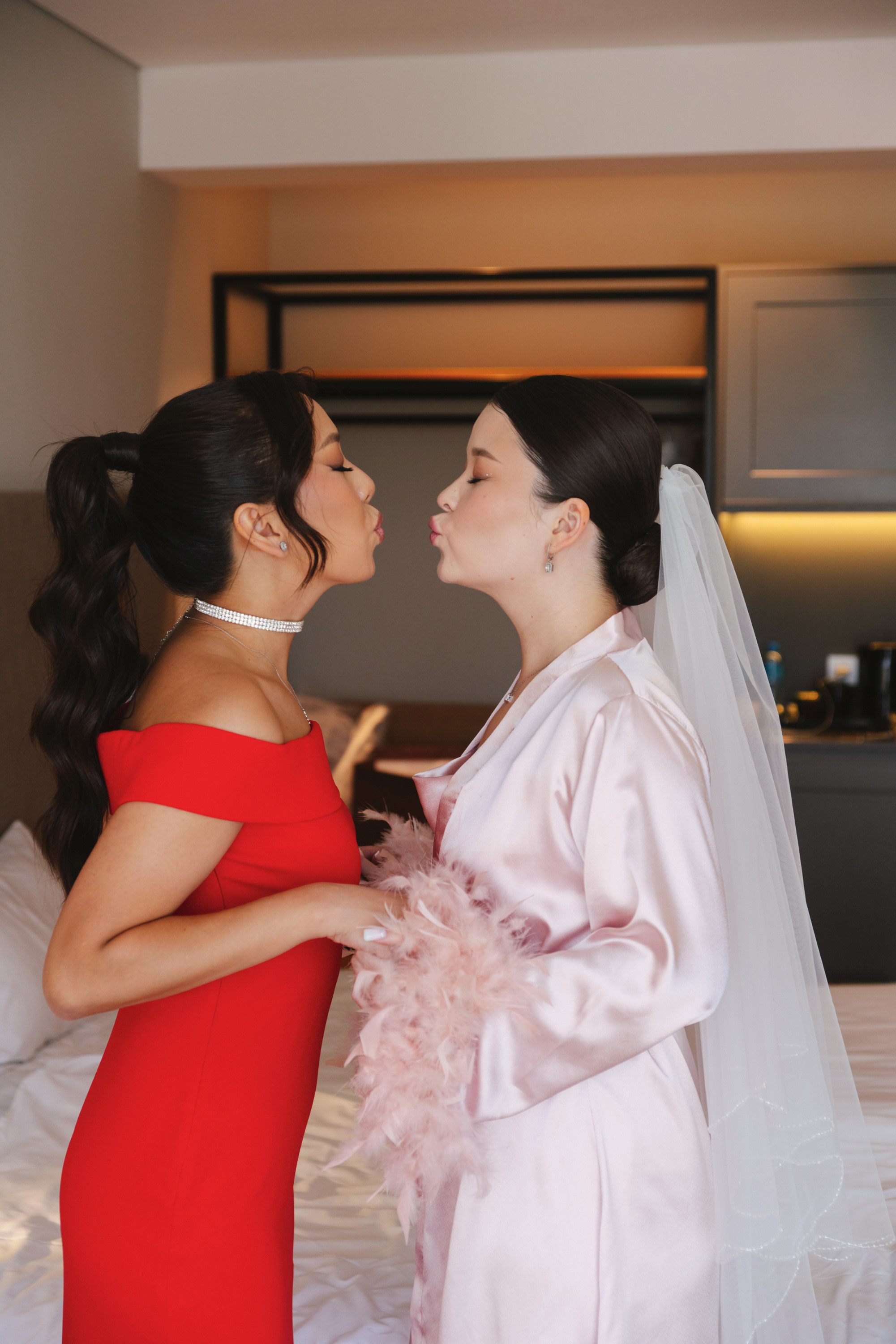 Свадебные сборы. Профессиональная съемка в Алматы