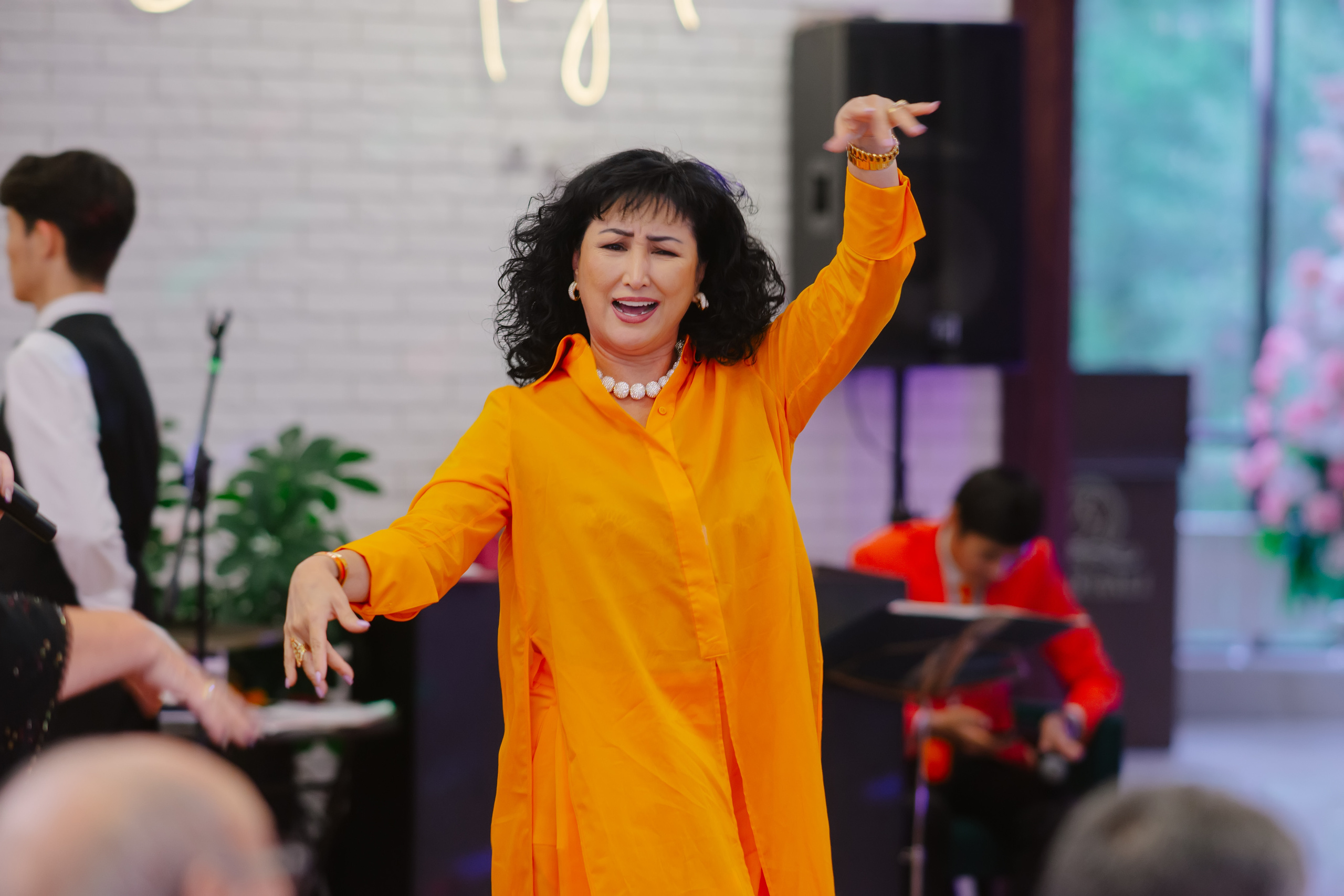 Сырға салу. Профессиональная съемка в Алматы