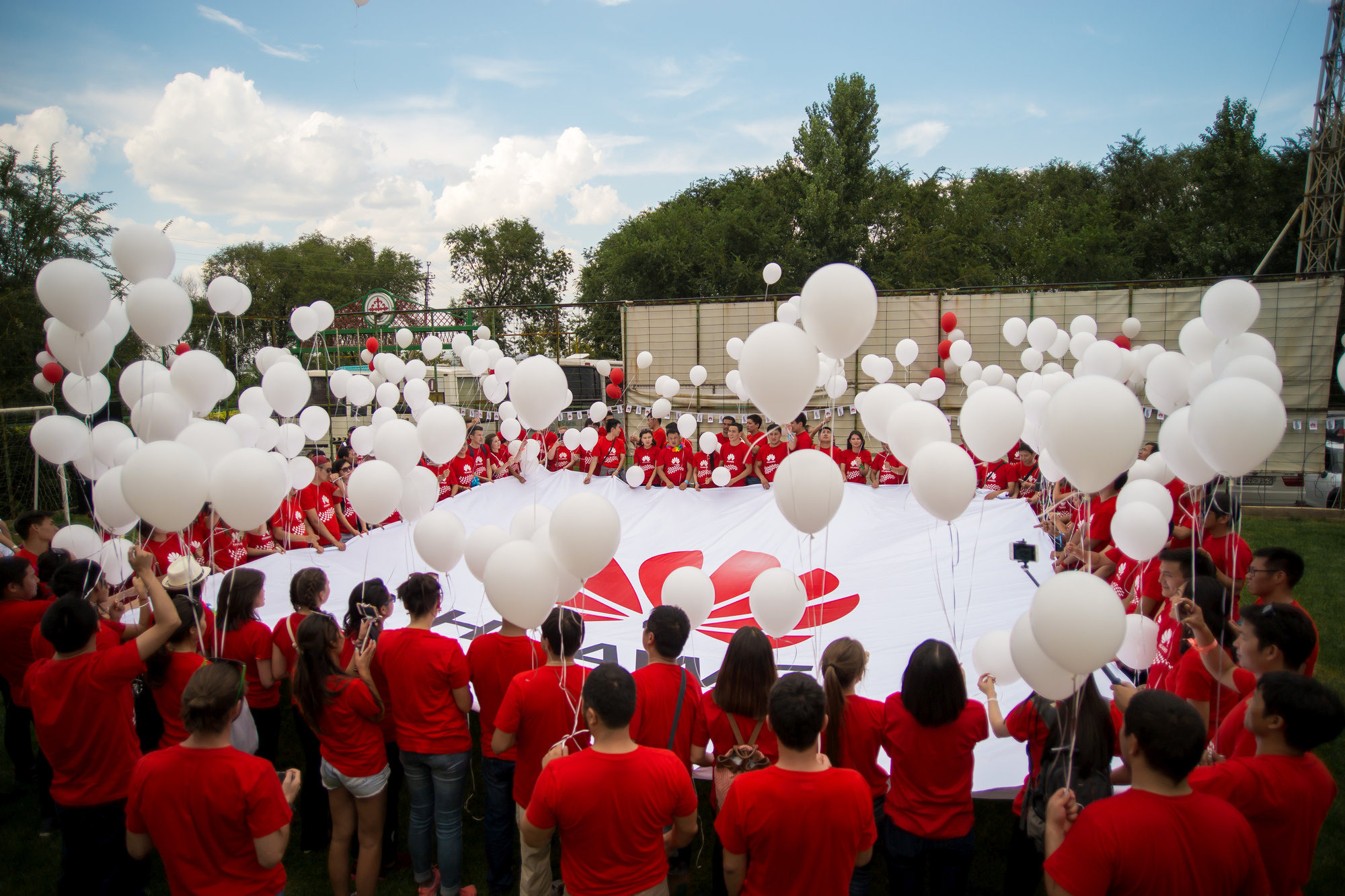 Тимбилдинг HUAWEI. Профессиональная съемка в Алматы