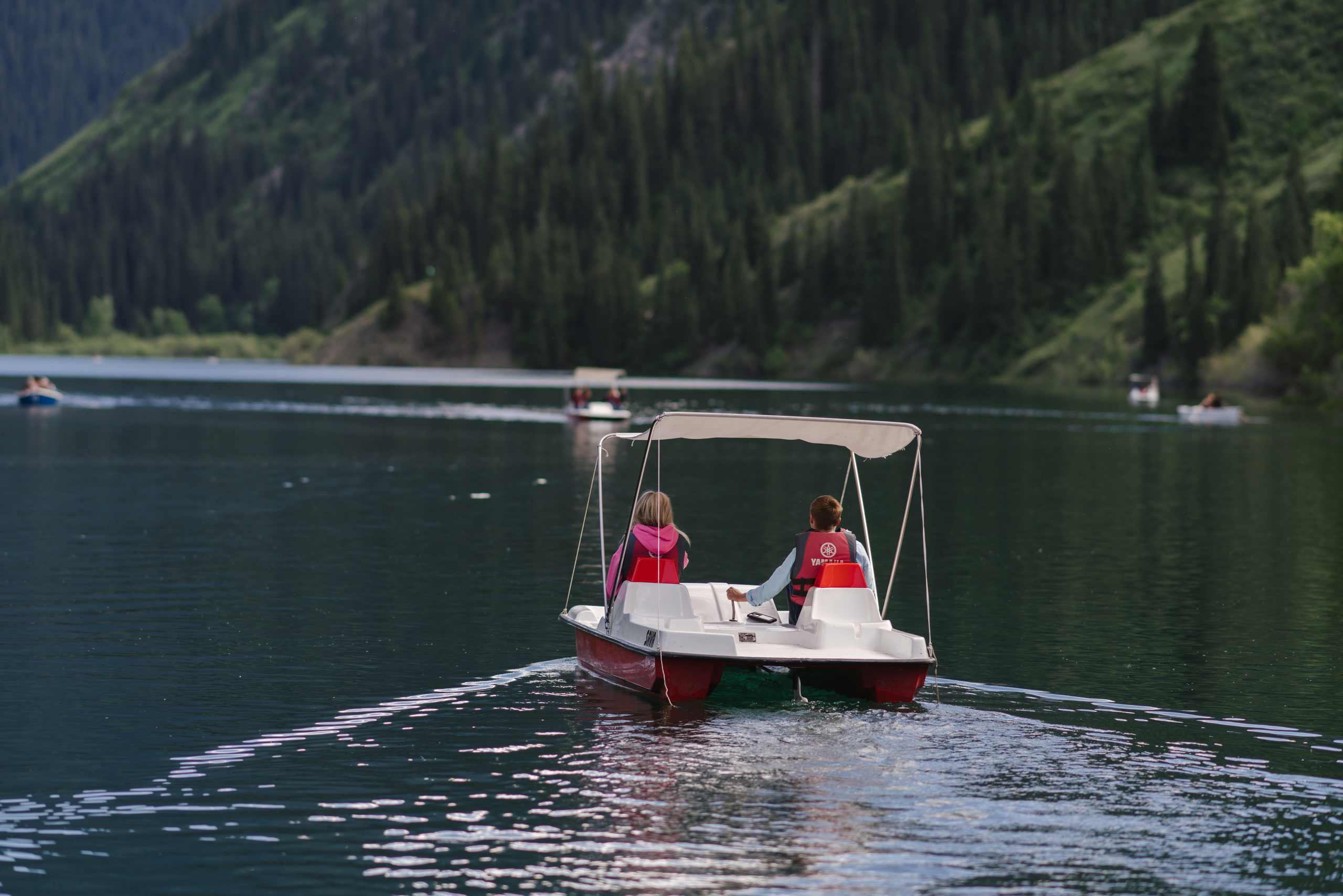 Предложение руки на Кольсае. Профессиональная съемка в Алматы