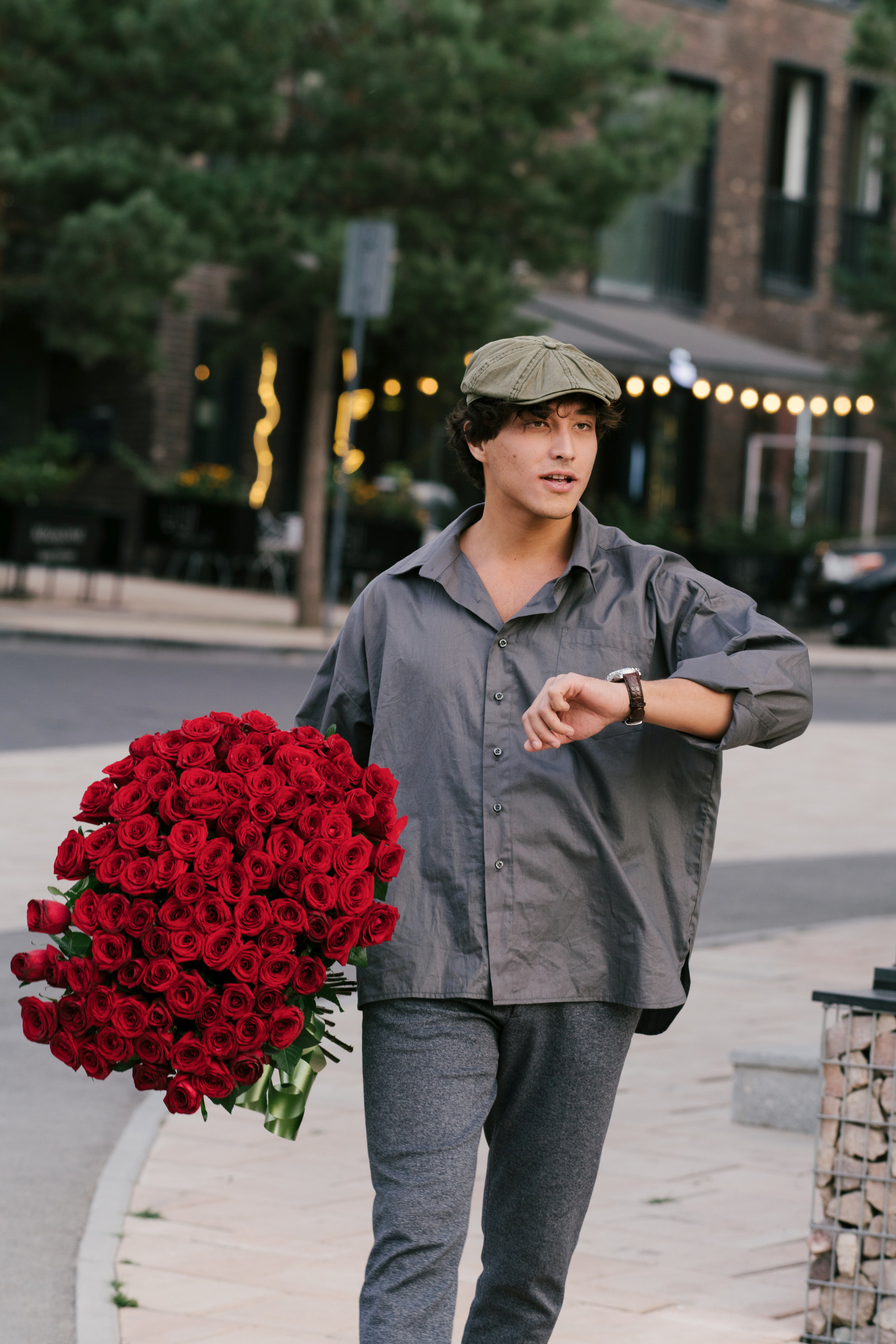 Цветочник. Профессиональная съемка в Алматы