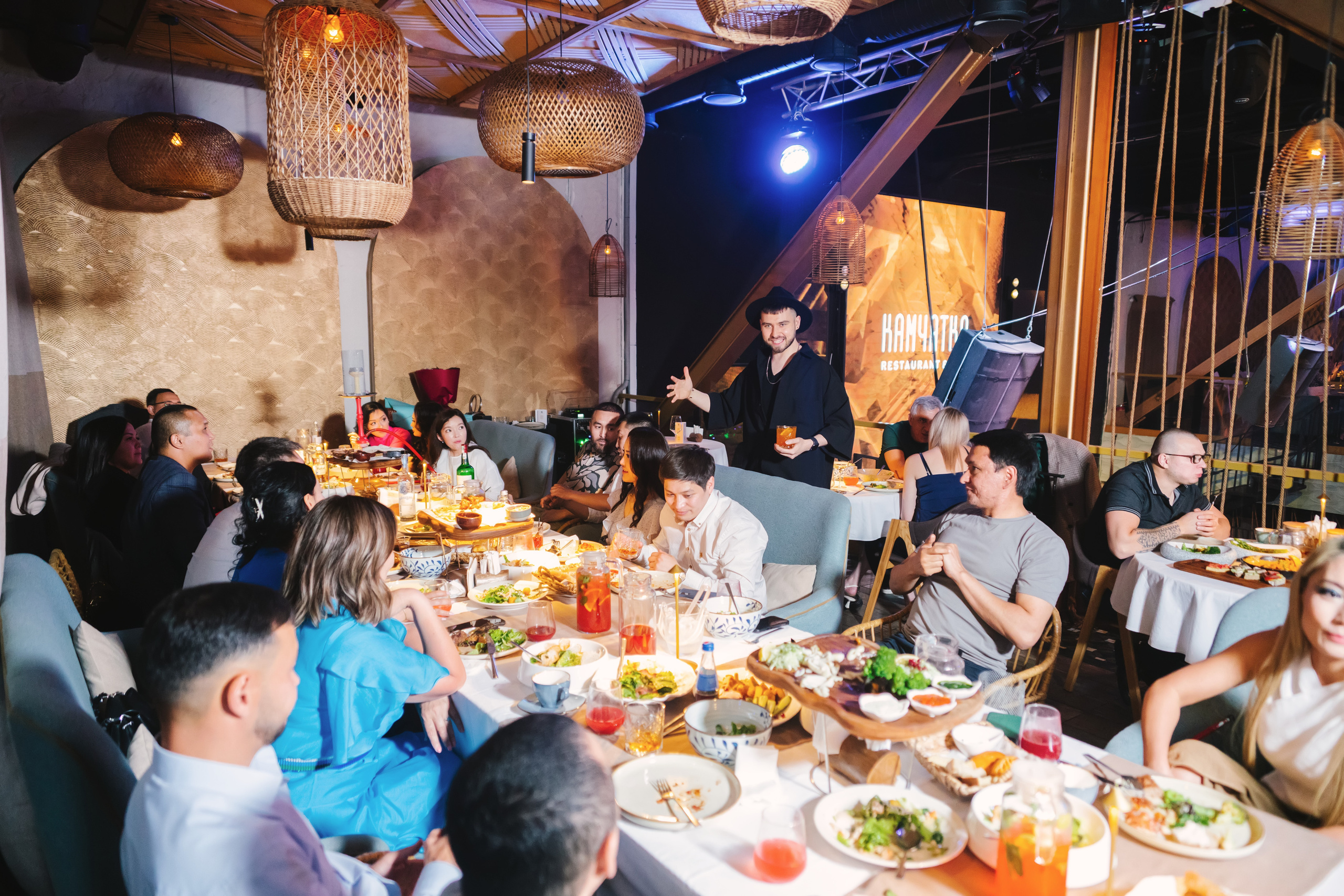 Встреча одноклассников. Профессиональная съемка в Алматы