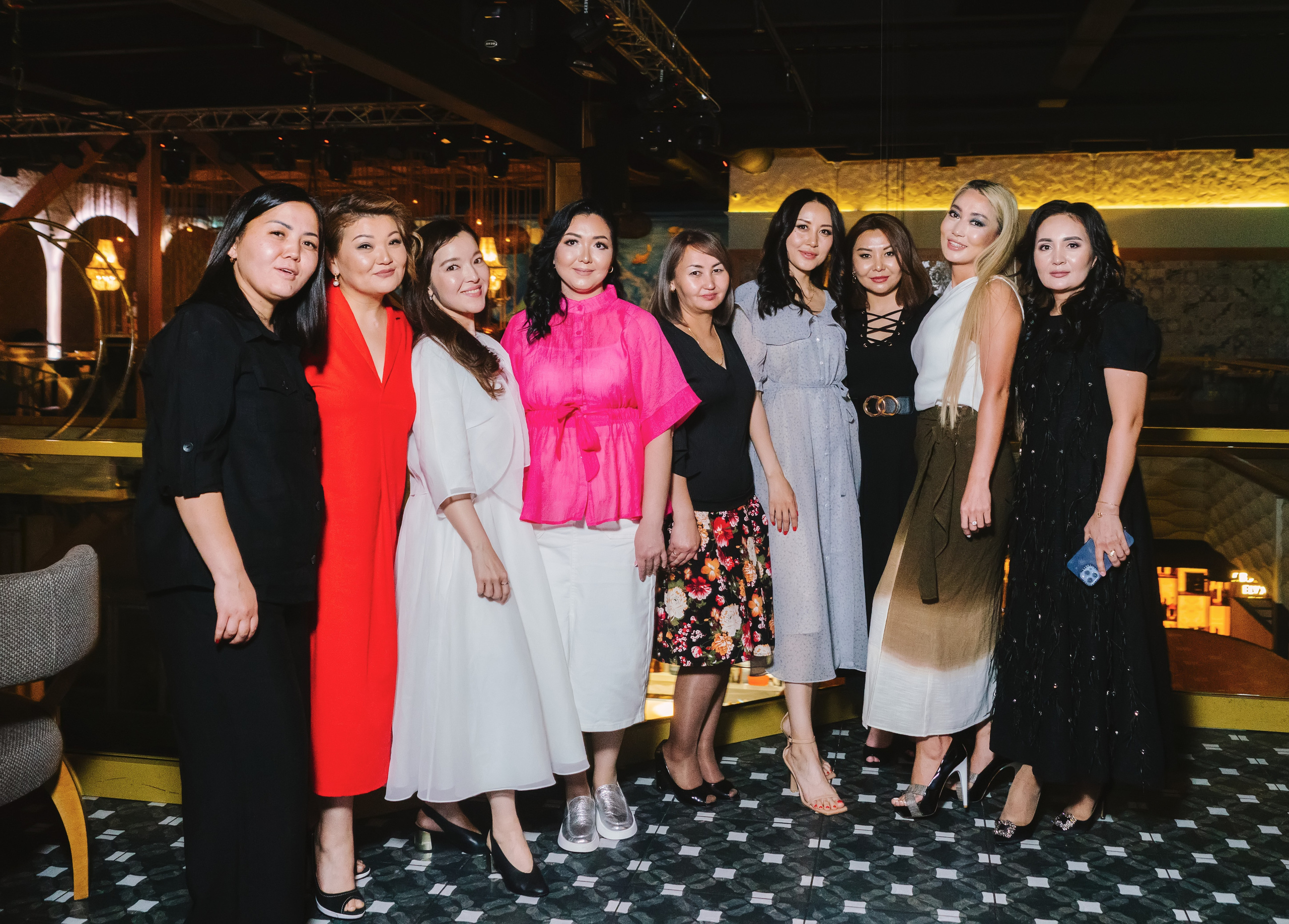 Встреча одноклассников. Профессиональная съемка в Алматы