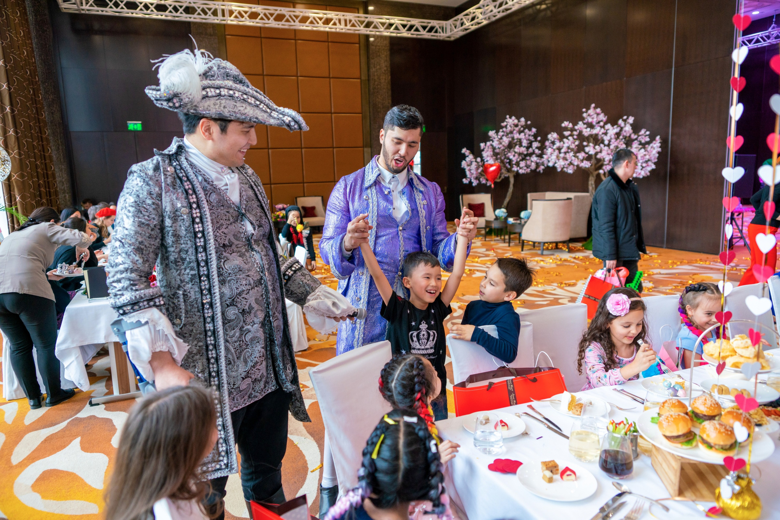 Детский день рождения 7 лет. Профессиональная съемка в Алматы