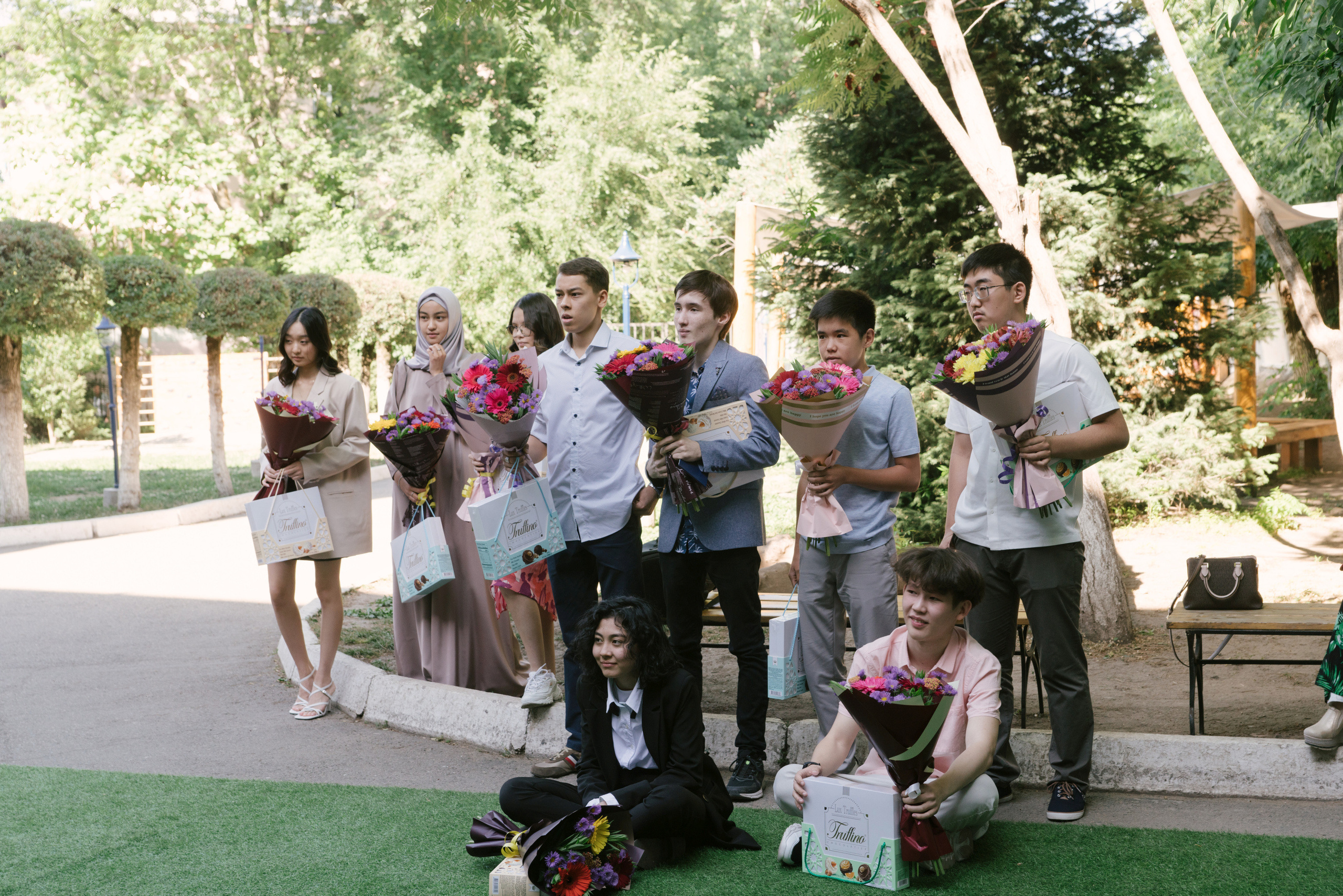 Школьный выпускной. Профессиональная съемка в Алматы