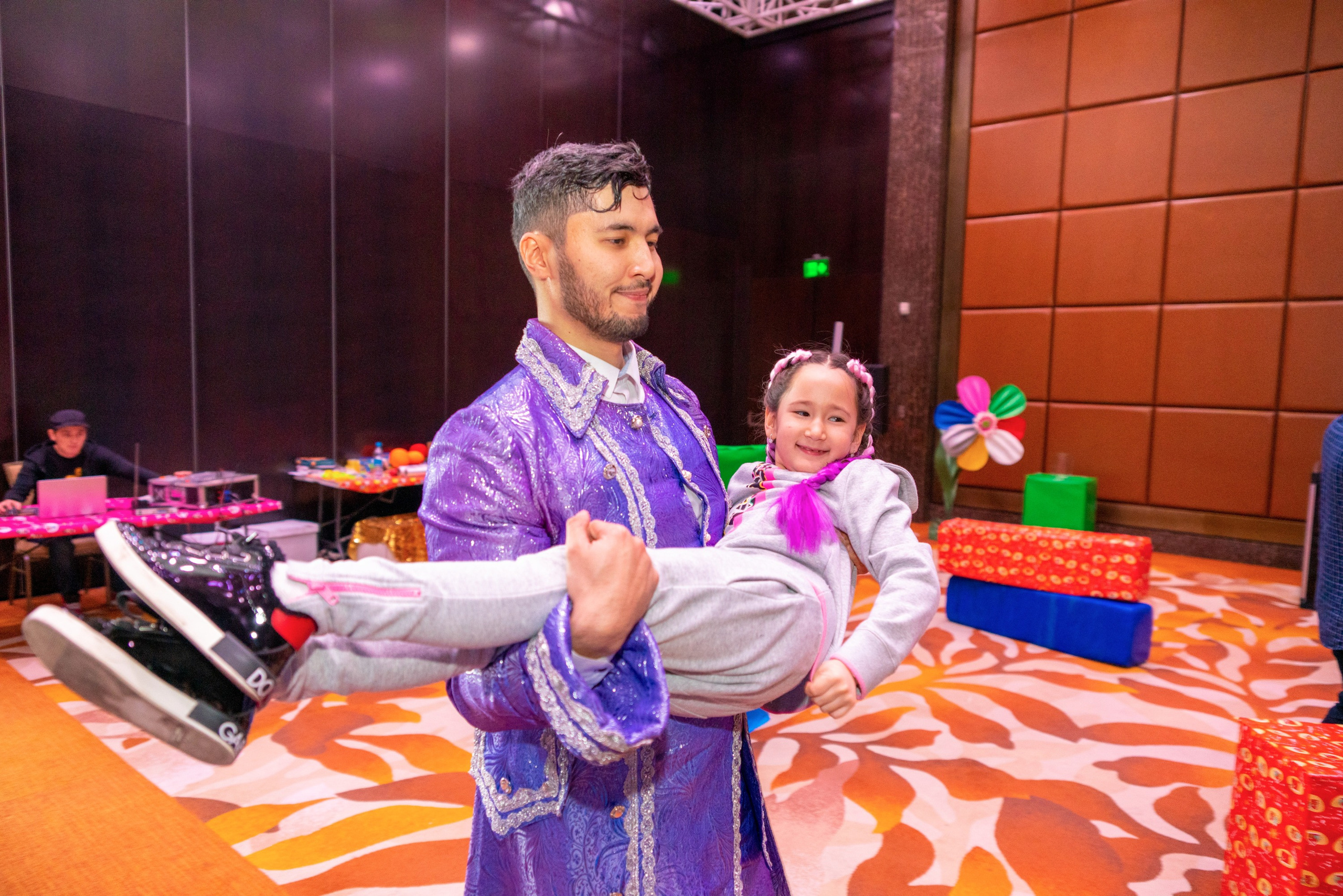 Детский день рождения 7 лет. Профессиональная съемка в Алматы