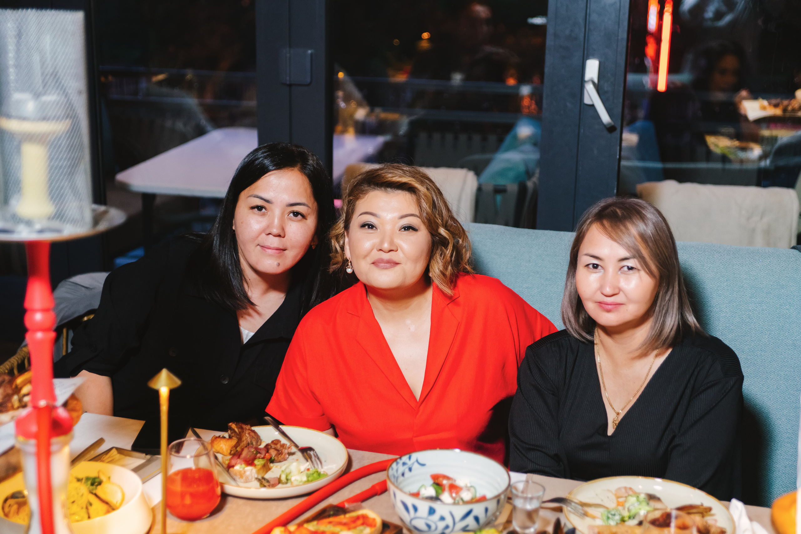 Встреча одноклассников. Профессиональная съемка в Алматы