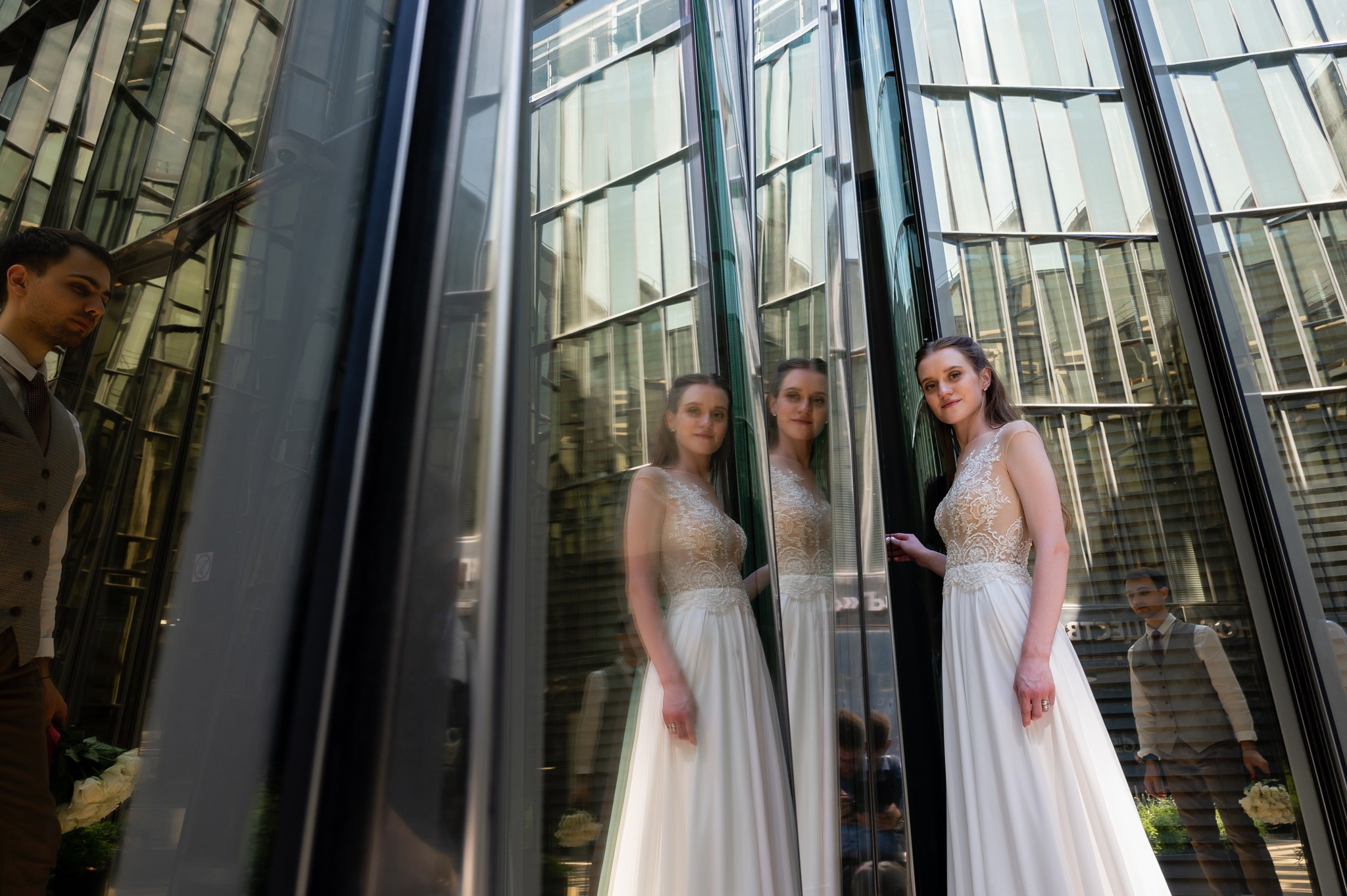 Зеркальный дворик. Свадебный и семейный фотограф из Санкт-Петербурга Климов Анатолий