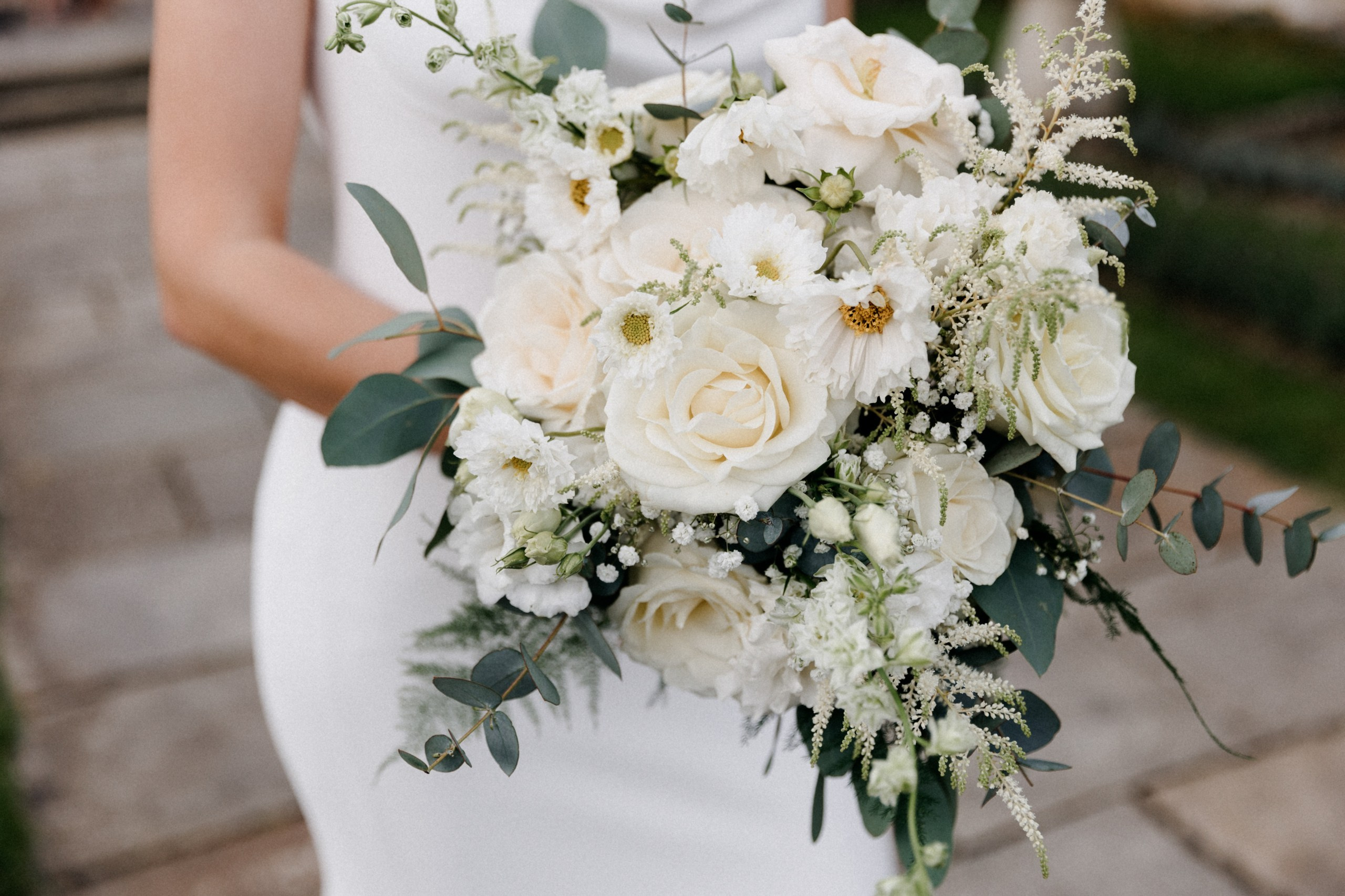 Ana & Tom Wedding at Notley Abbey. Moments Catchers — Wedding Photography & Video Duo in London