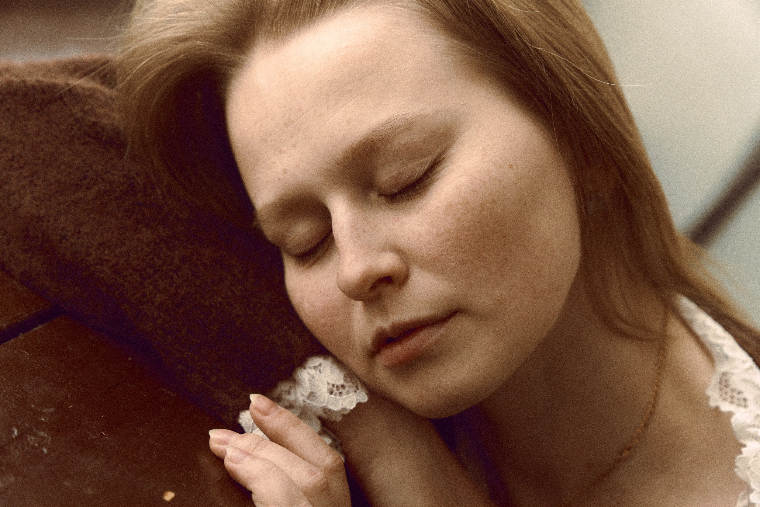 Эля и Никита | домик+улица. Фотограф, рассказывающий истории // Софа Медведева // Екатерибург