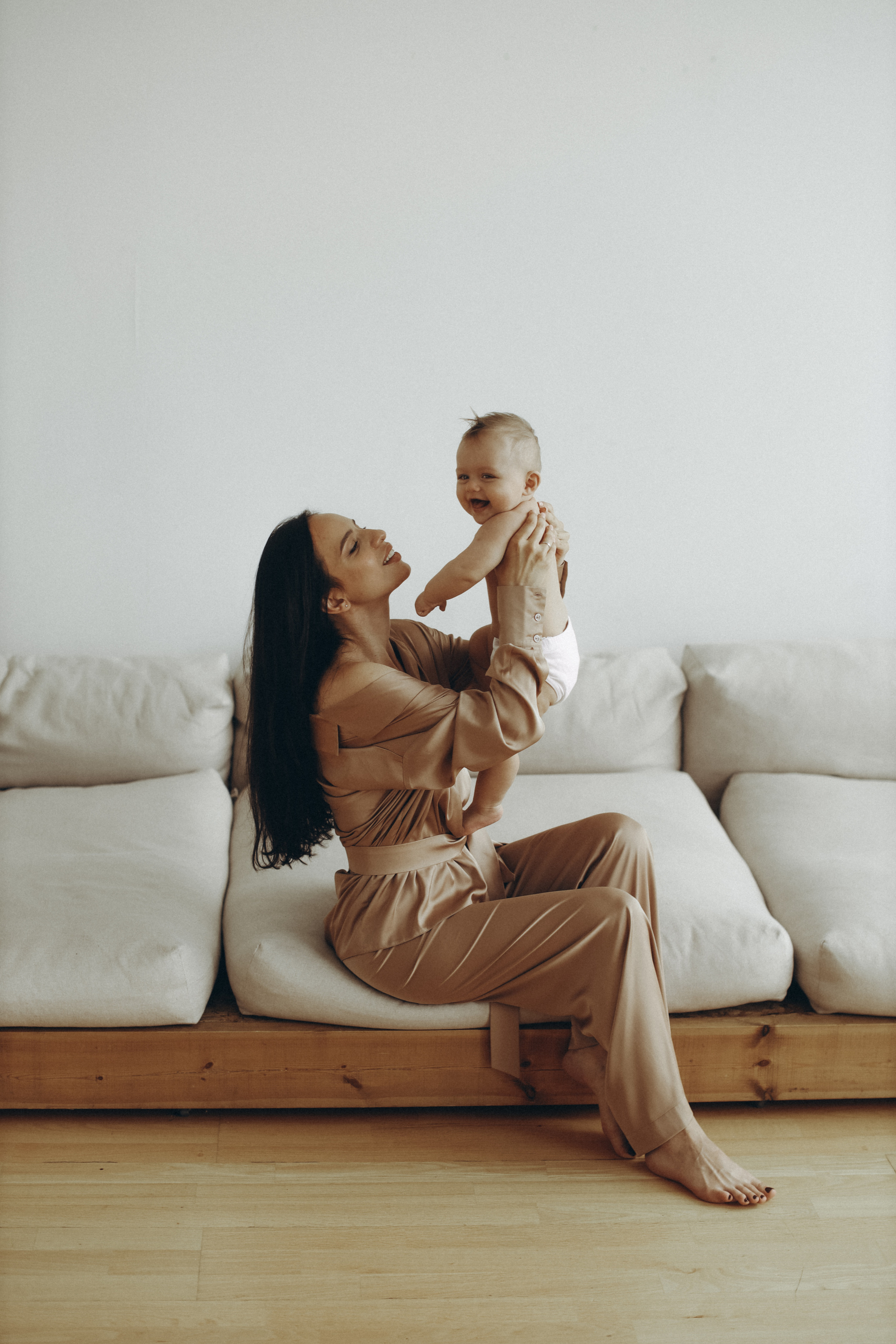 Фотосессия материнства. Студийная и домашняя съемка с детьми. Семейный и фотограф новорожденных в Санкт-Петербурге Ольга Руденко