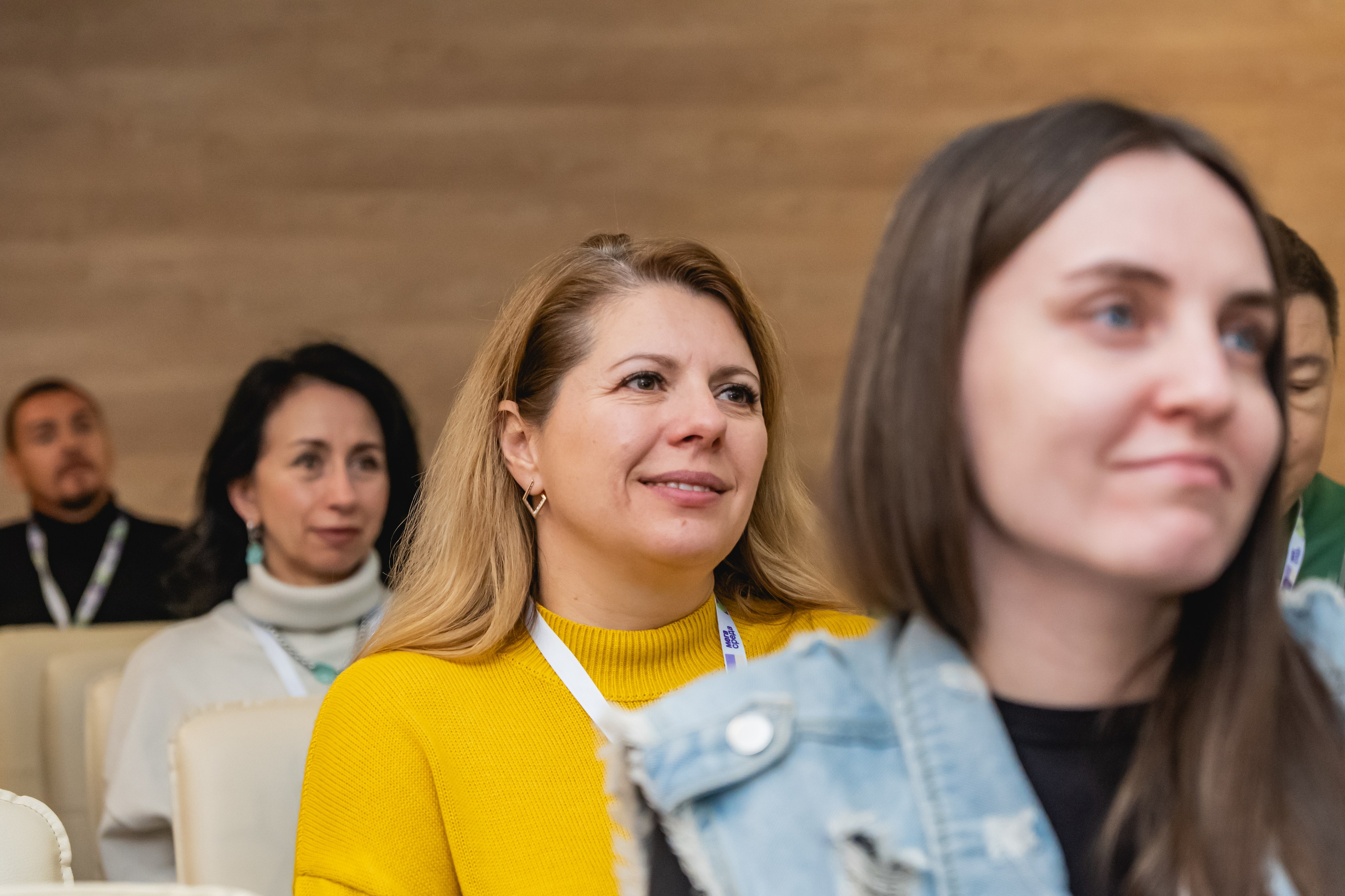 Мегасреда. Занимаюсь профессиональной фотографией и живу рядом с Байкалом. Работаю в разных жанрах