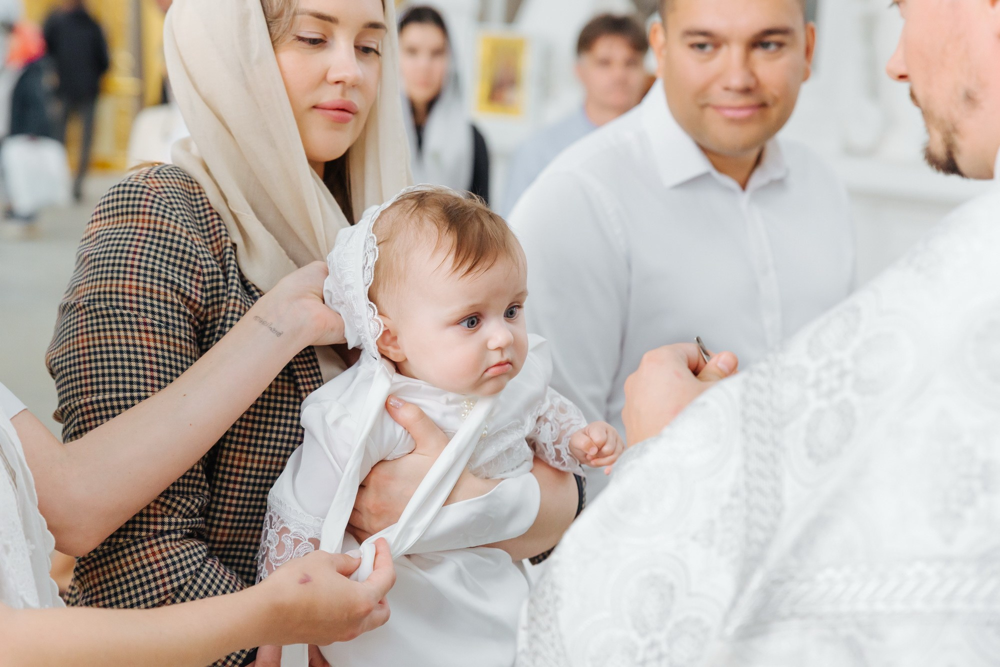 Смольный собор крещение сколько стоит, где провести крещение спб, душевный батюшка смольный собор, цена крестин, где покреститься взрослому