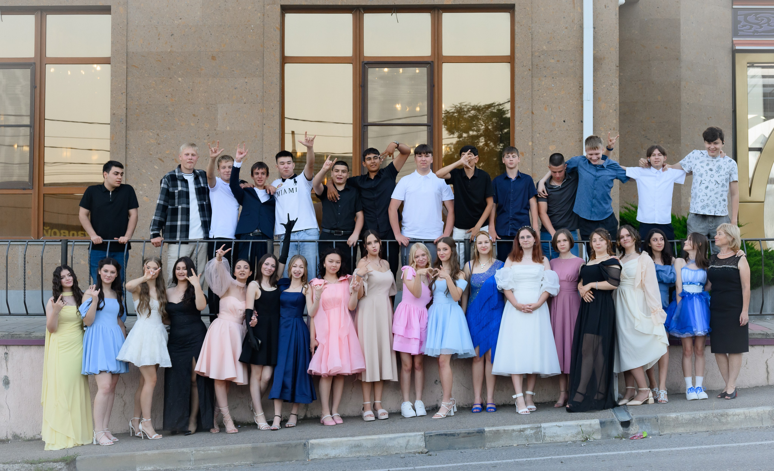 Выпускной 2025 9 кл. Семейный и детский фотограф в Новороссийске Лебедева Елена