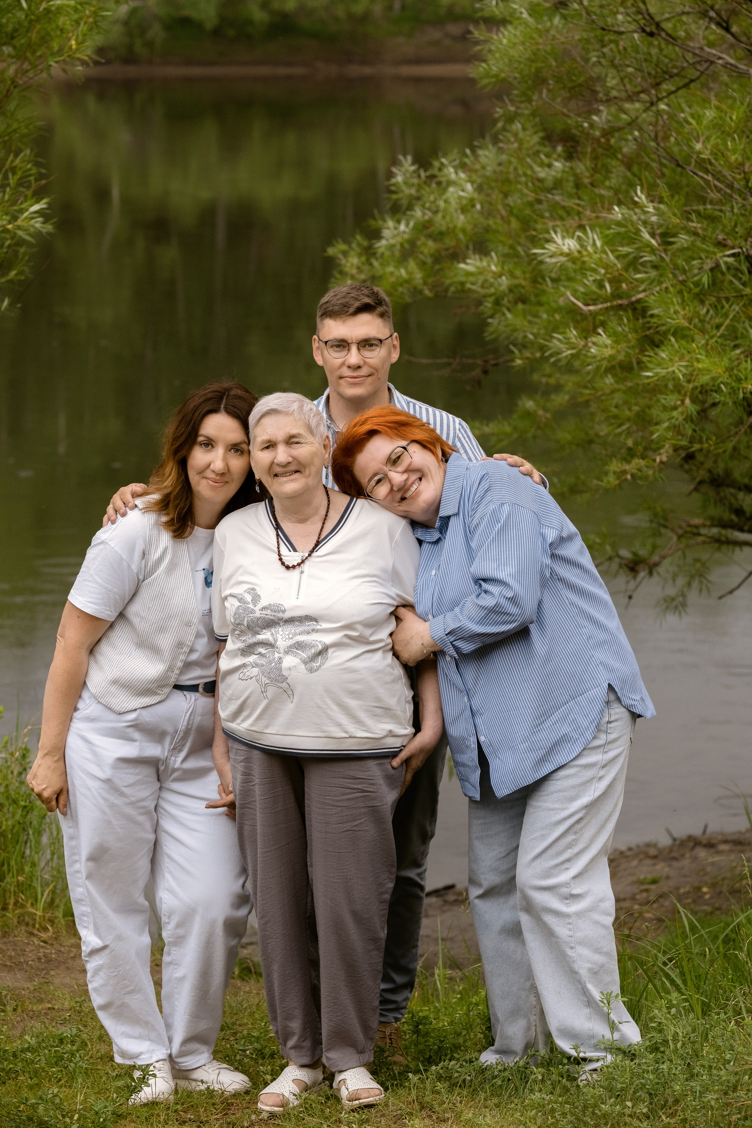 Семейная фотосессия на природе. Портретный фотограф в Чите Анна Камратова. Помогу Вам создать историю, в которой Вы — главный герой!