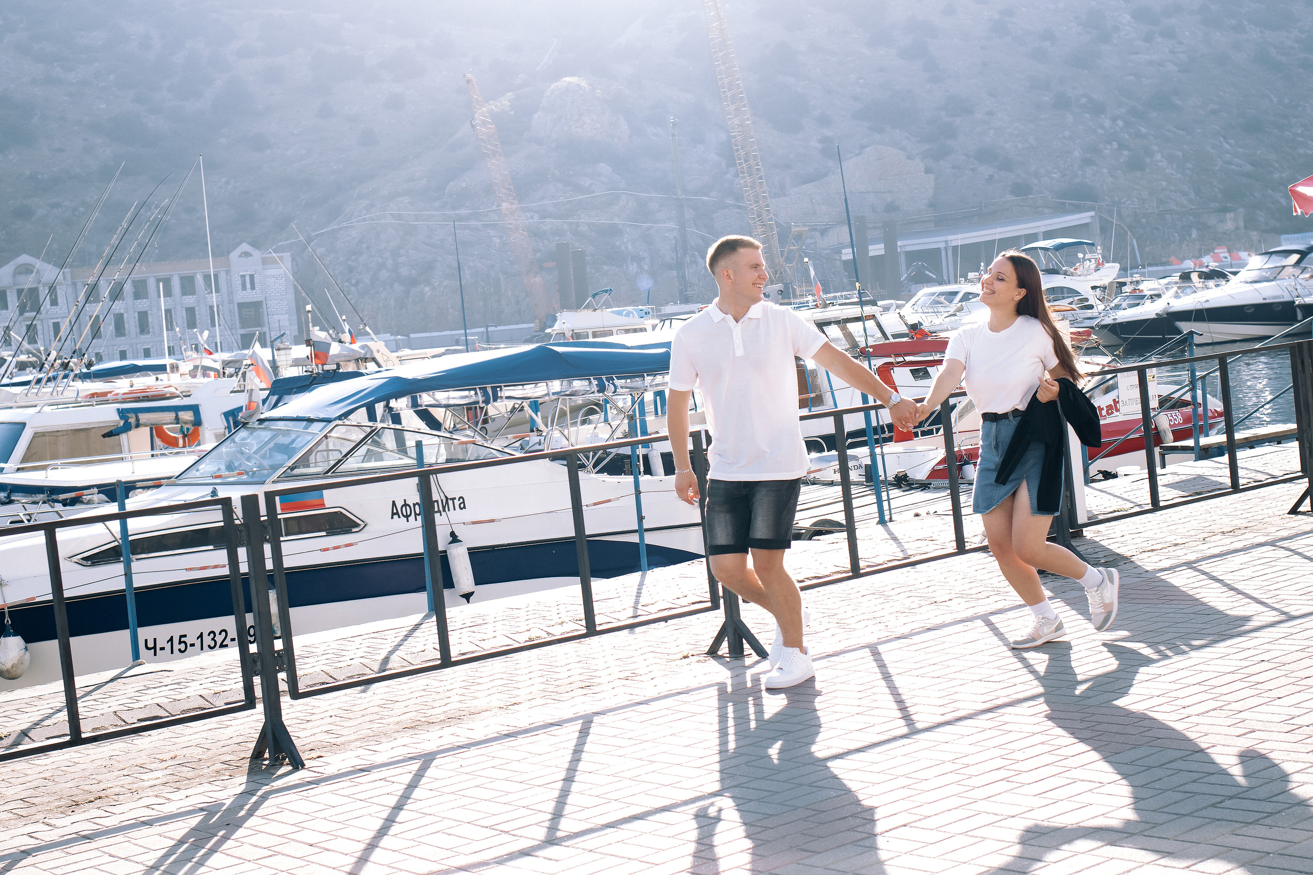 Таня и Женя. Прогулка в Балаклаве. Главная